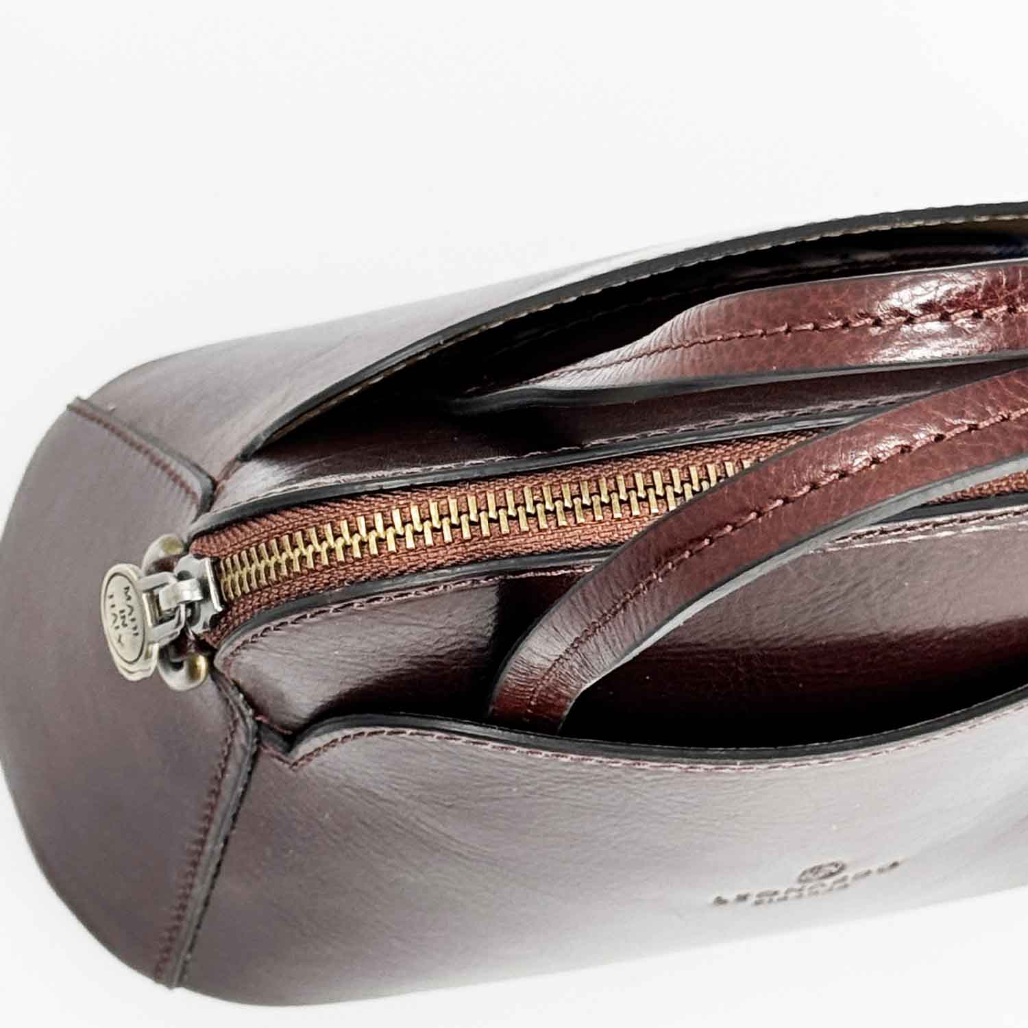Borsa a tracolla Livia da donna in pelle marrone scuro semi lucida