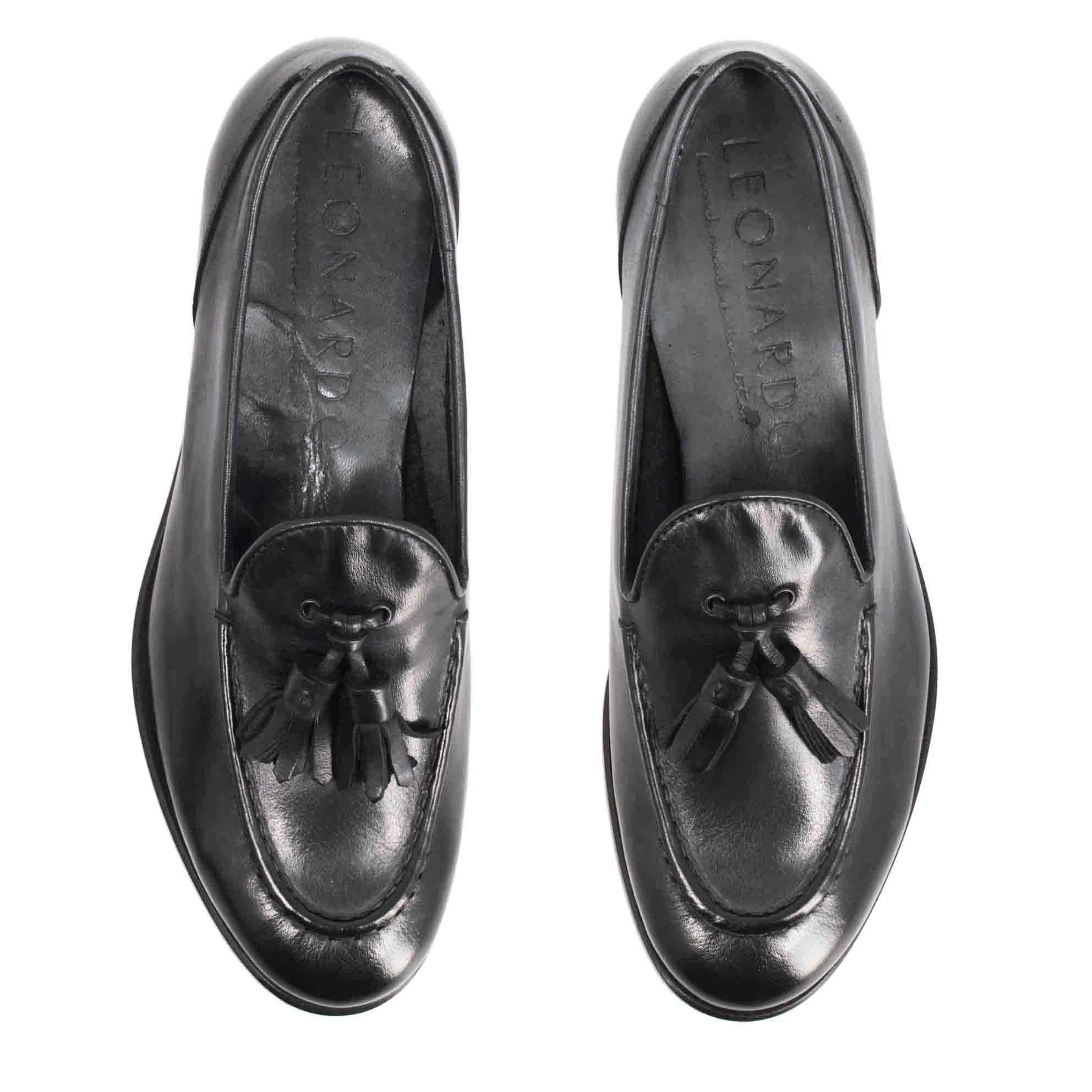 Mocassins à pampilles en cuir noir faits main pour femmes