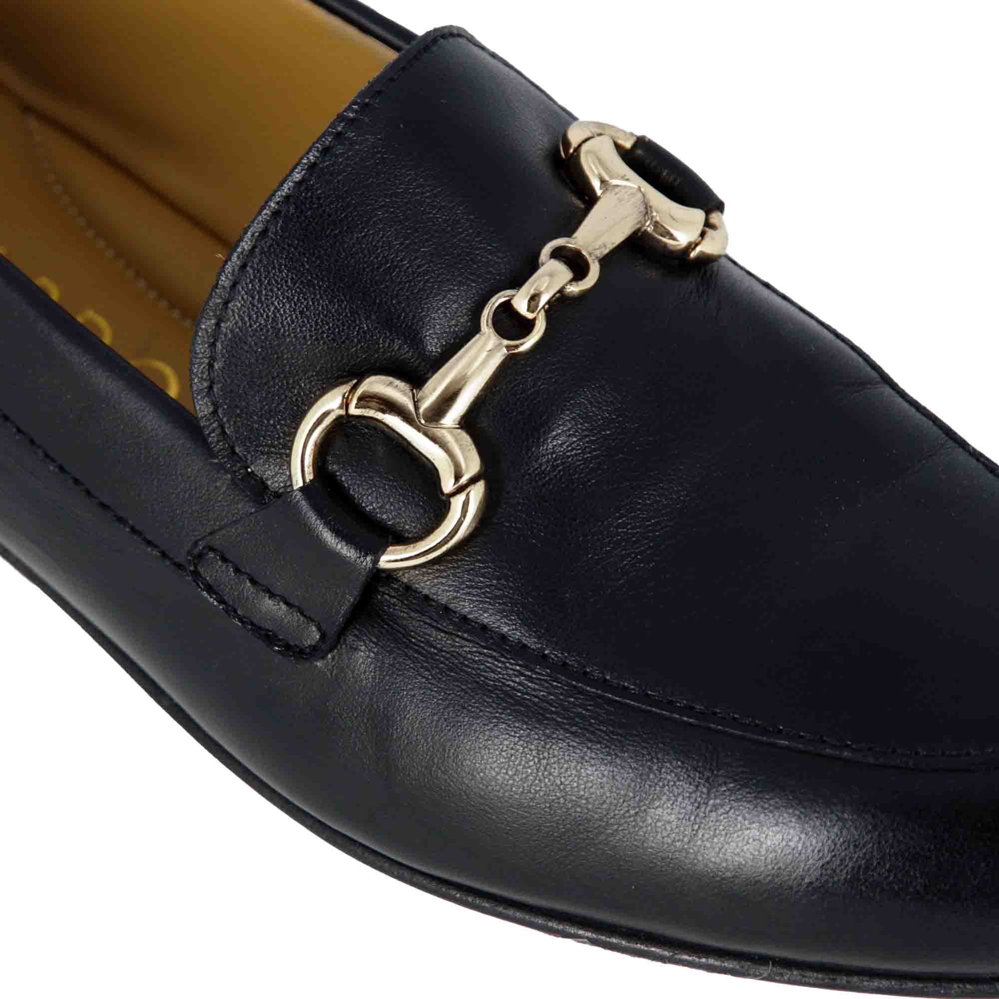 Mocassin classique pour femme avec mors en cuir bleu foncé