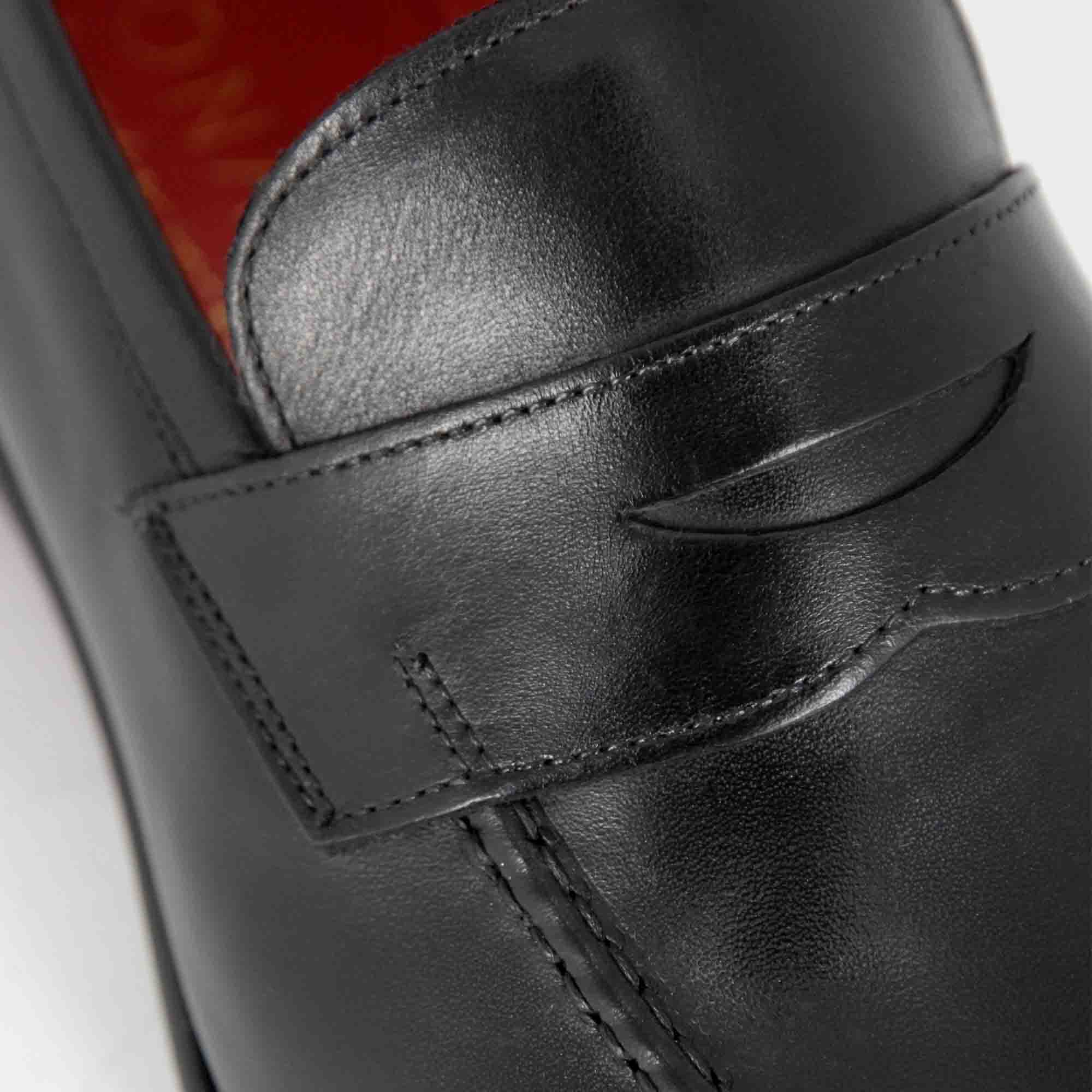 Mocassino classico da uomo in pelle colore nero
