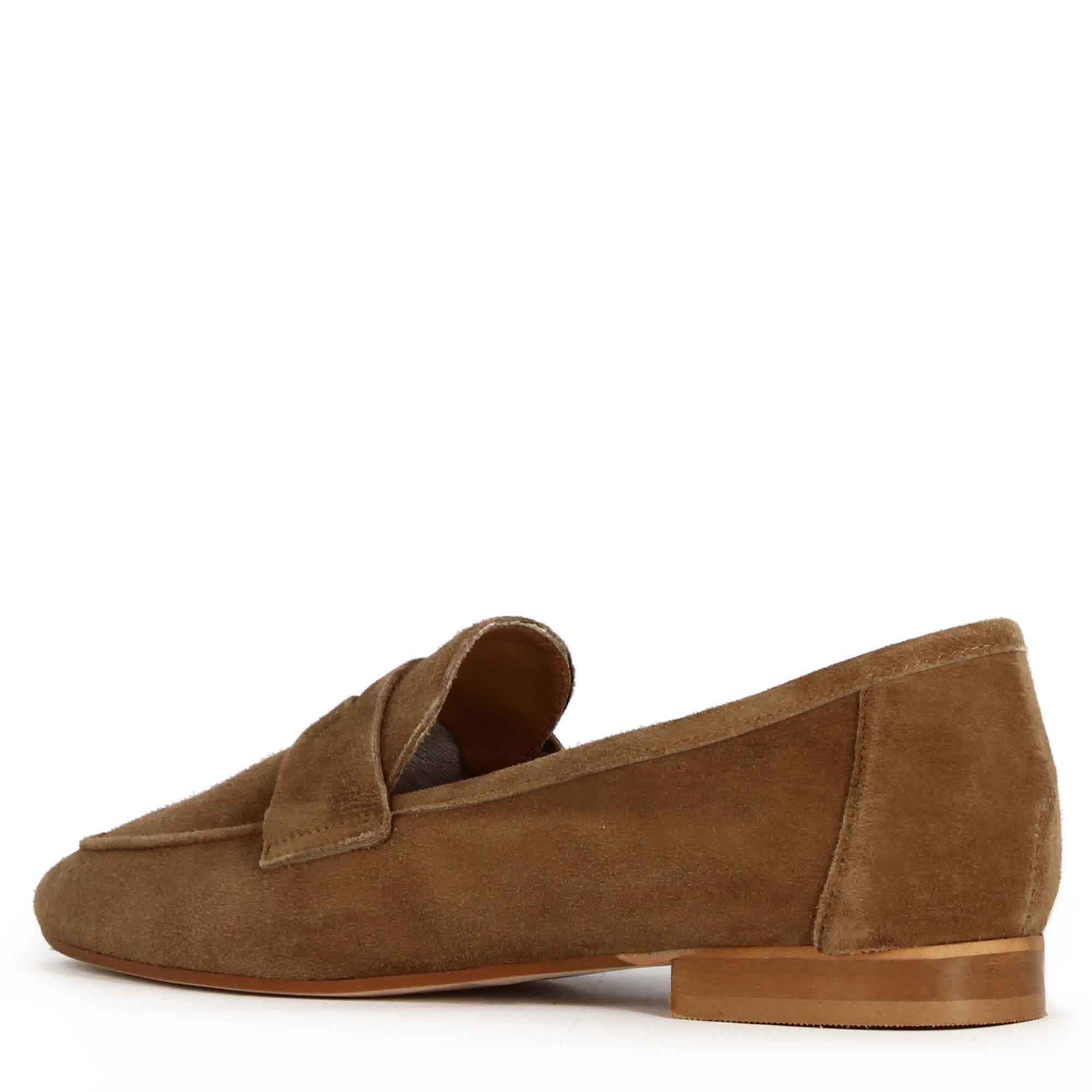 Mocassin classique pour femme en daim marron clair