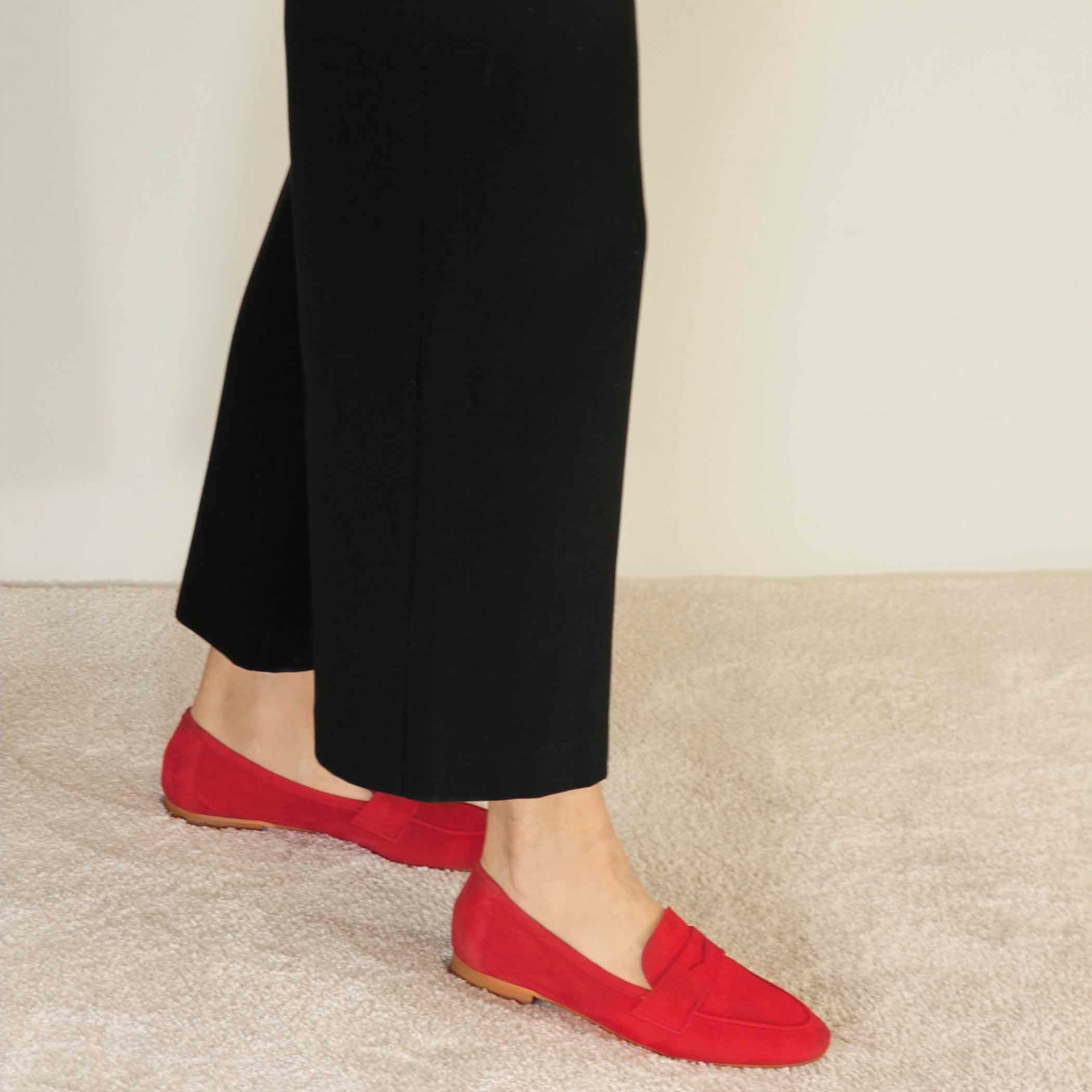 Mocassino da donna classico in pelle scamosciata colore rosso