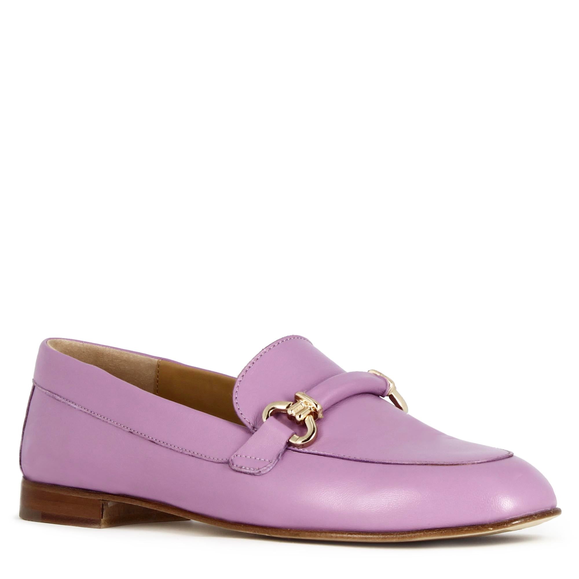 Women's moccasin with clamp and buckle in purple leather