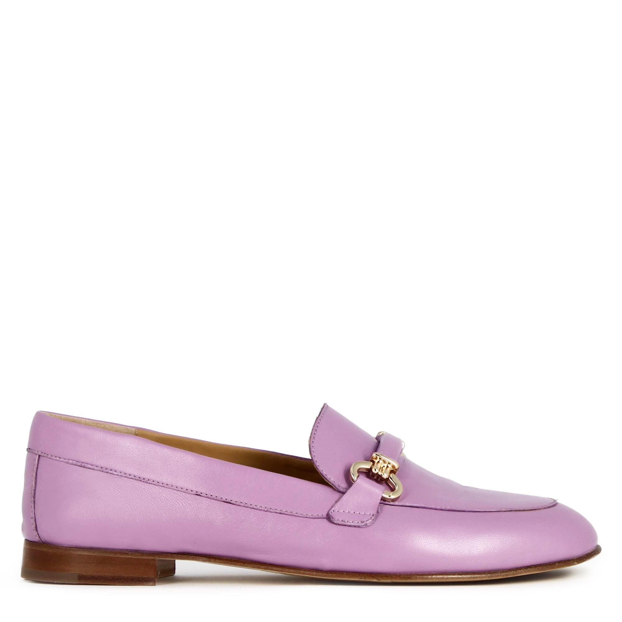 Women's moccasin with clamp and buckle in purple leather
