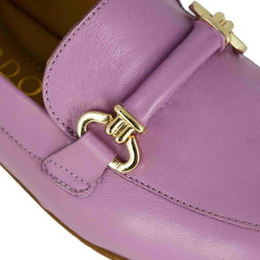 Women's moccasin with clamp and buckle in purple leather