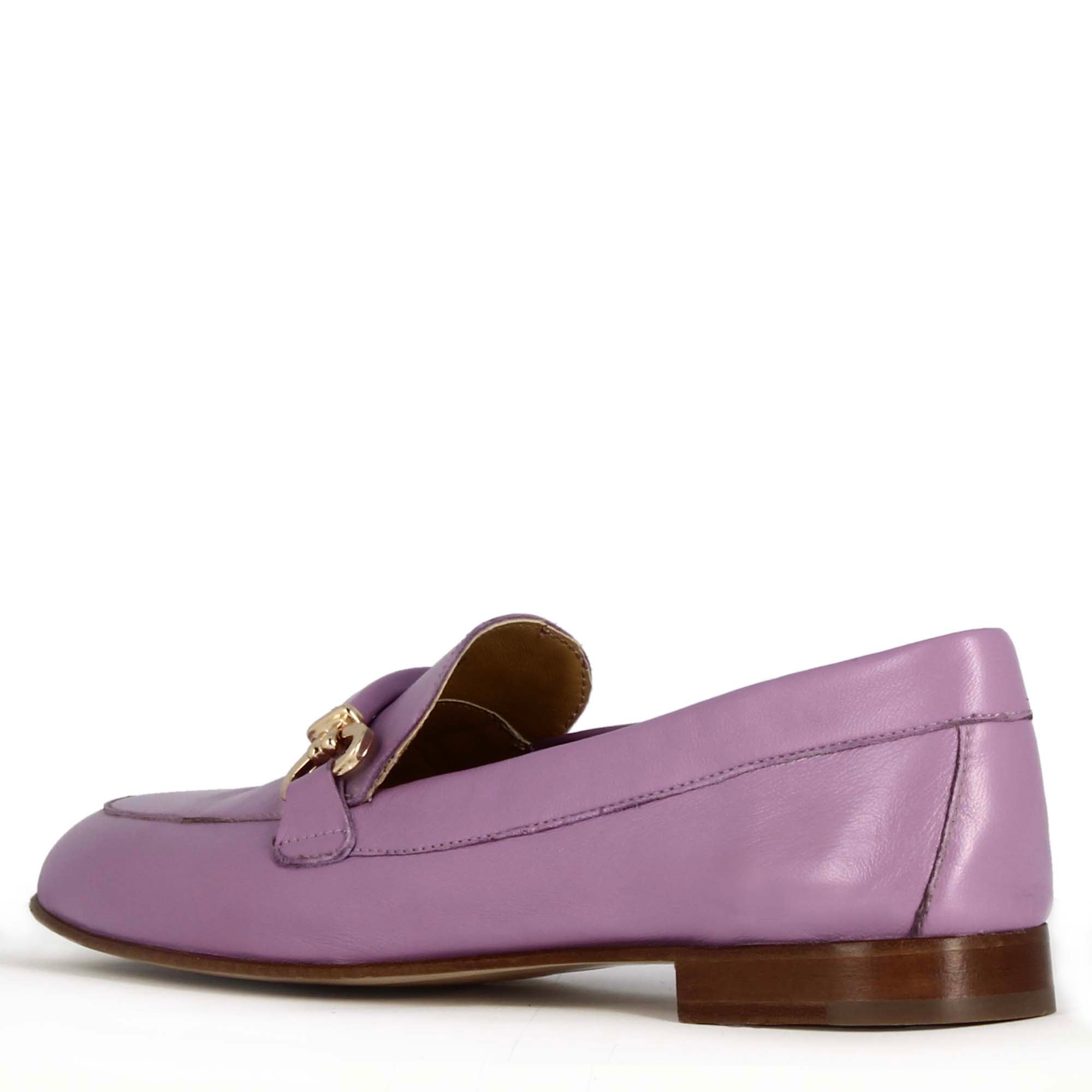 Women's moccasin with clamp and buckle in purple leather