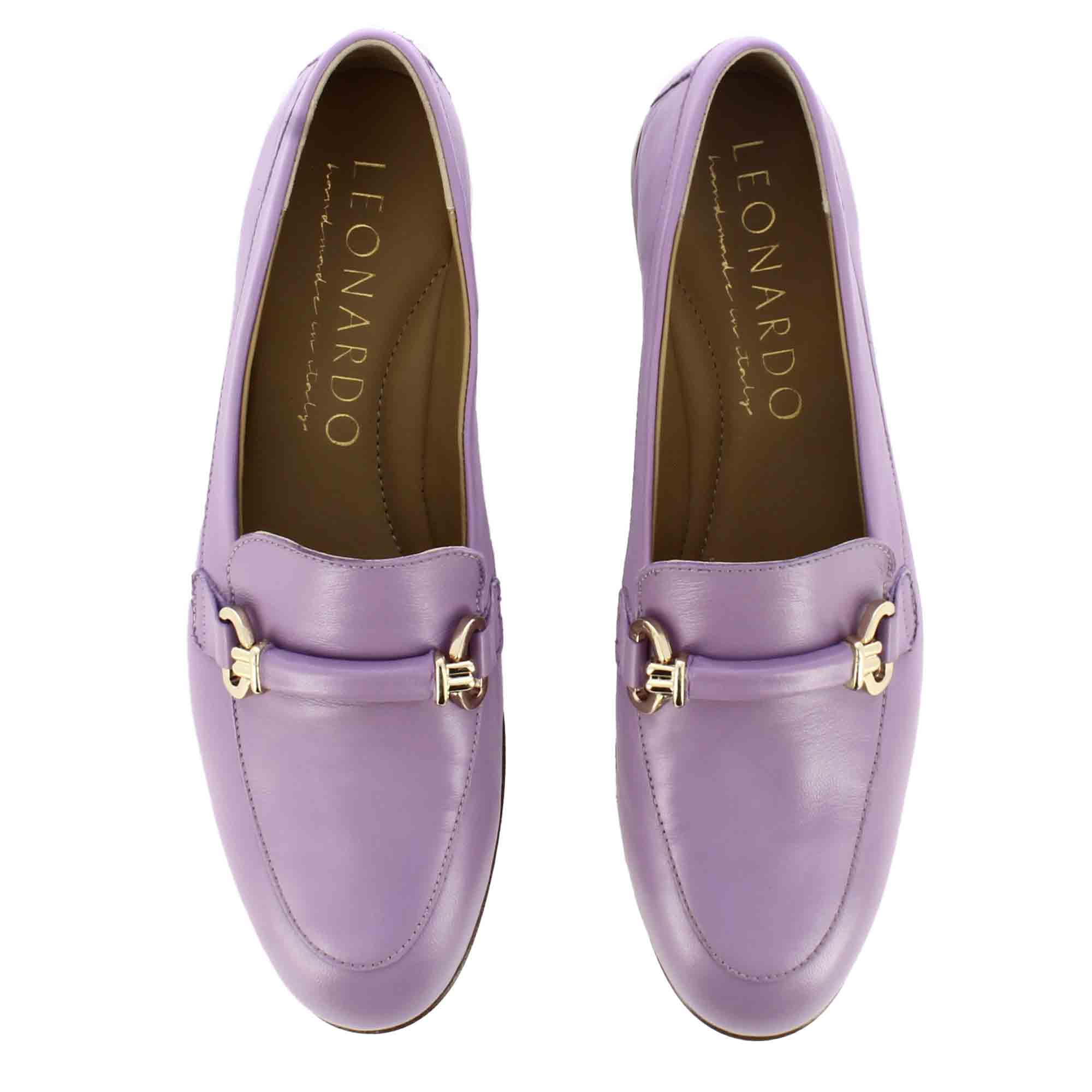 Women's moccasin with clamp and buckle in purple leather