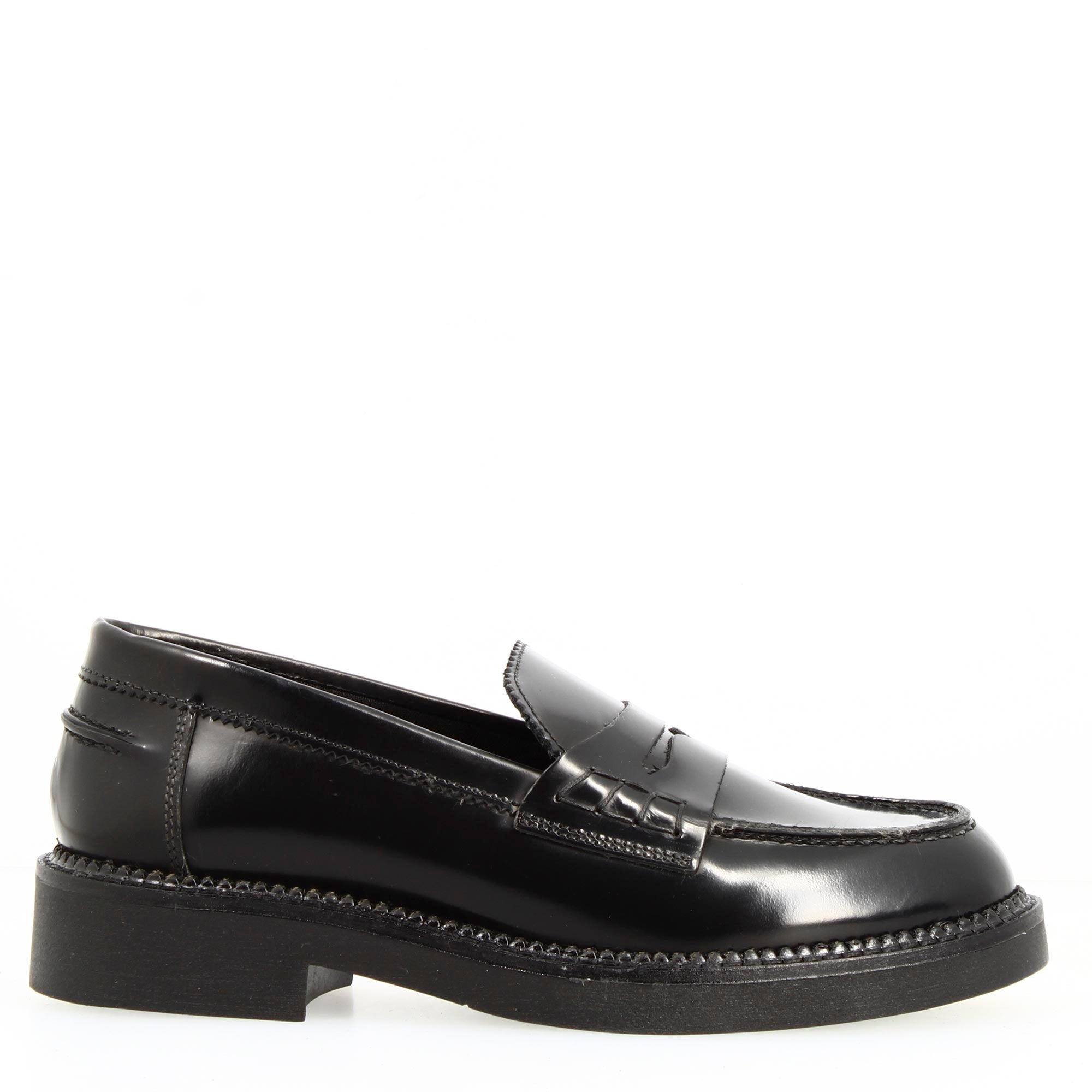 Women's moccasin with sturdy sole in black brushed leather
