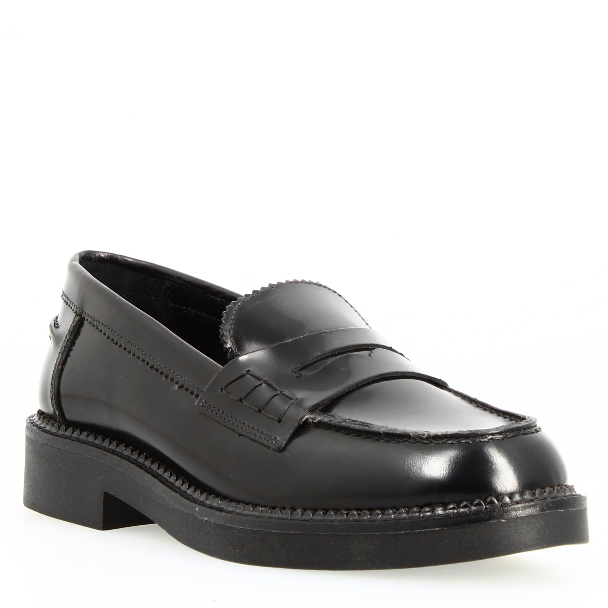 Women's moccasin with sturdy sole in black brushed leather