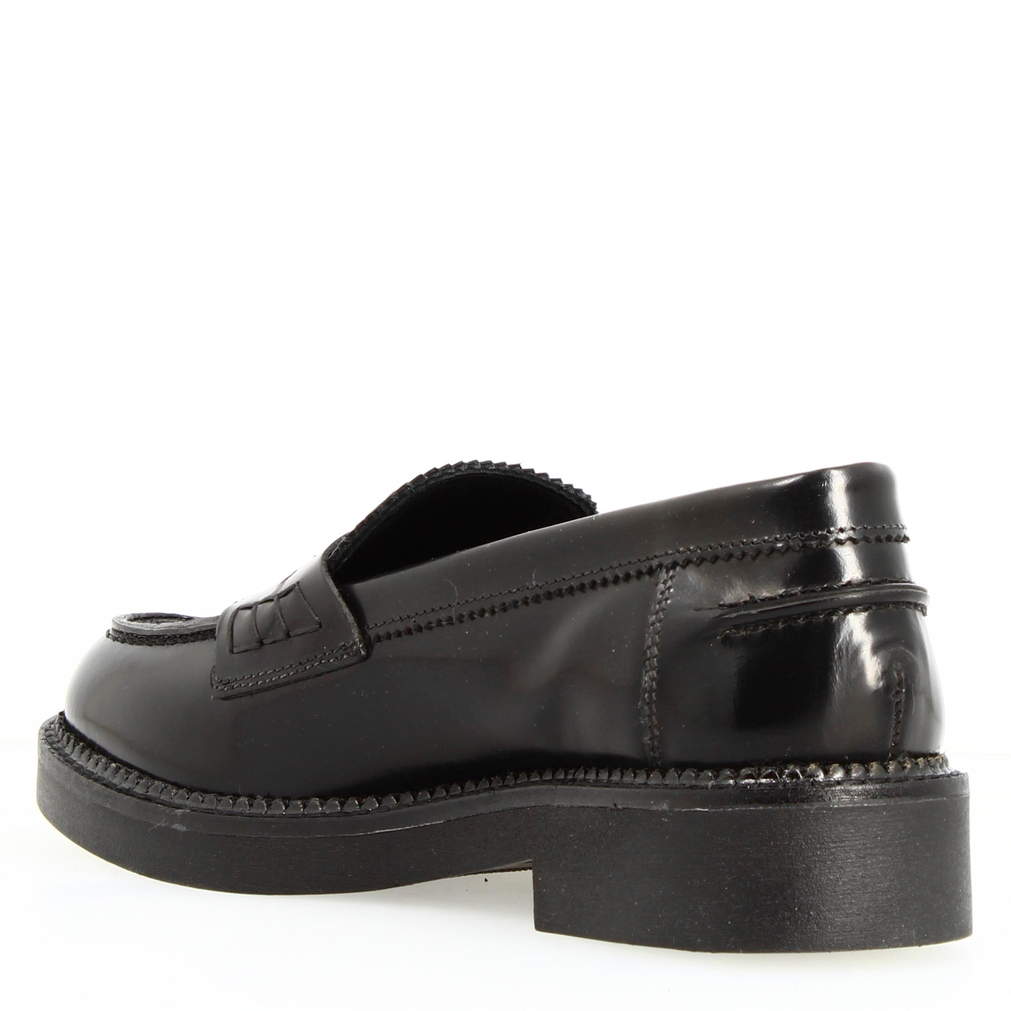 Women's moccasin with sturdy sole in black brushed leather
