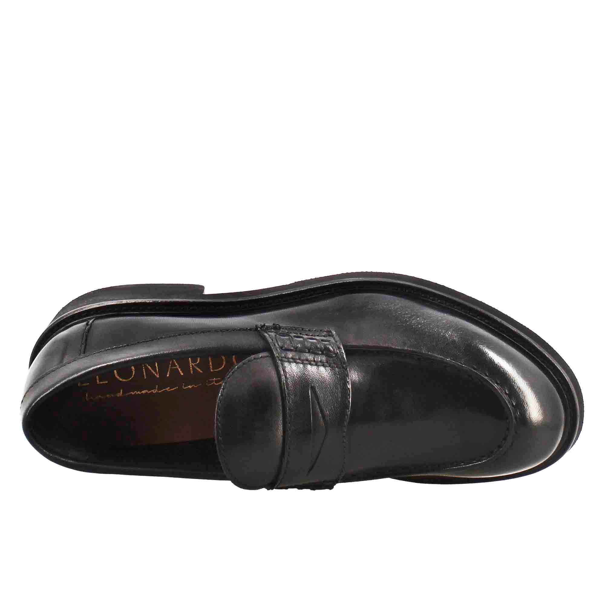 Mocassino da donna paupa in pelle lavata colore nero