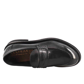 Paupa women's moccasin in black washed leather