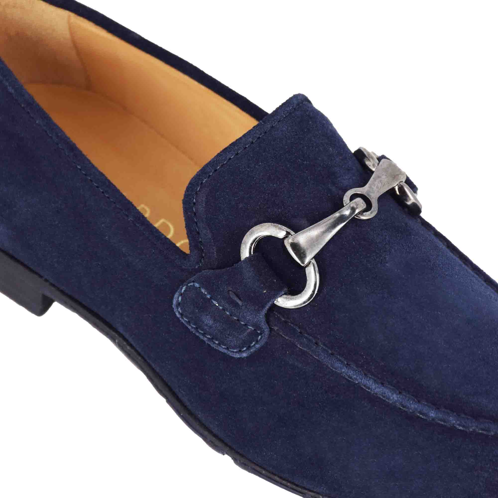 Mocassin pour homme en daim bleu avec pince argentée