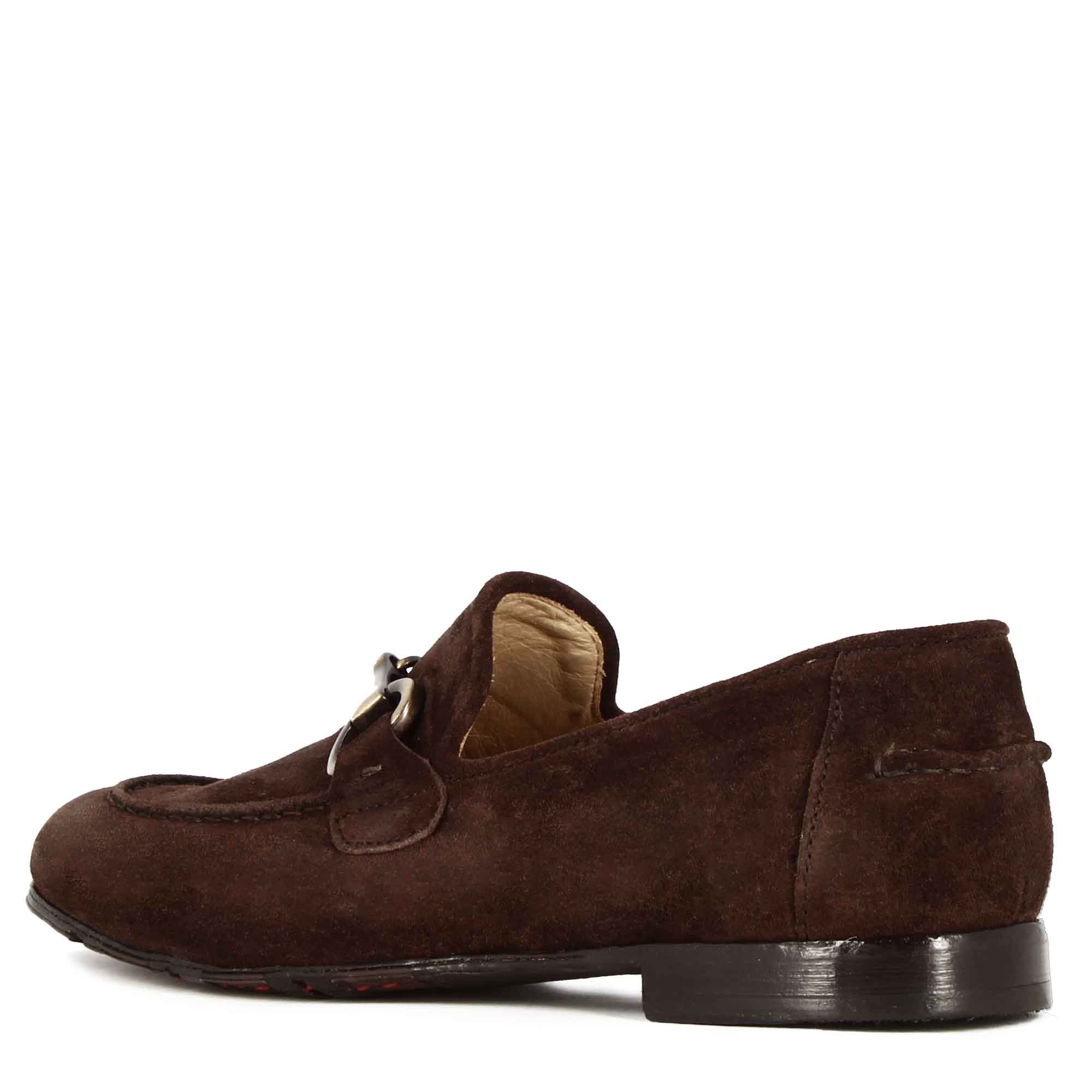 Men's moccasin in dark brown suede with gold-coloured clamp