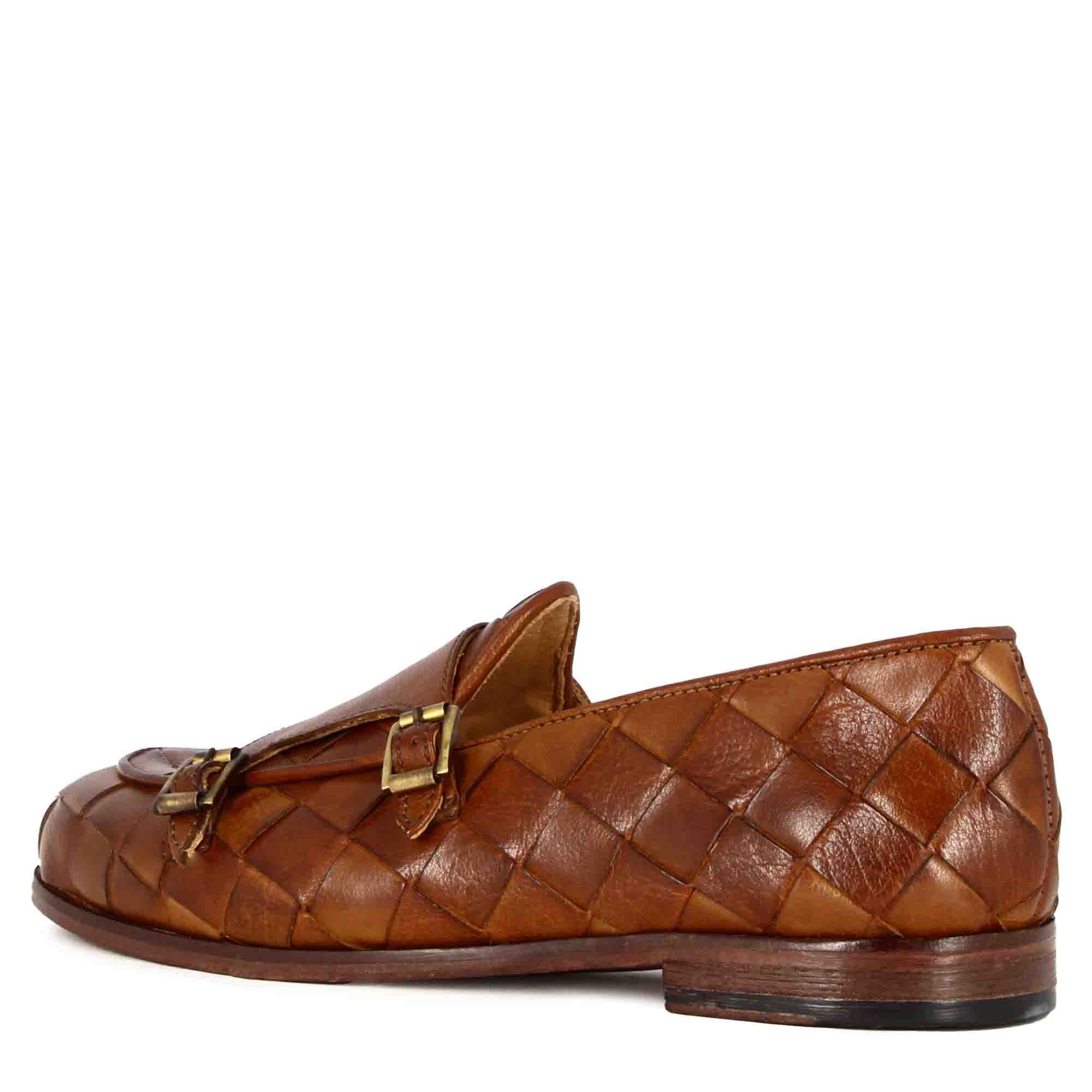 Mocassin marron à double boucle dorée pour homme en cuir tressé