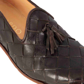 Men's loafers with tassels in dark brown woven leather