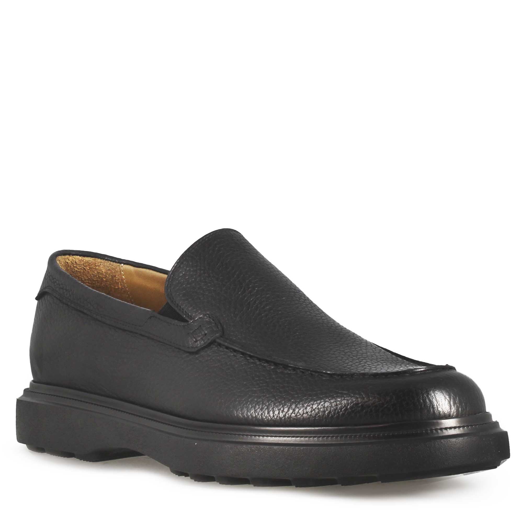Mocassino da uomo in pelle martellata colore nero e suola in gomma
