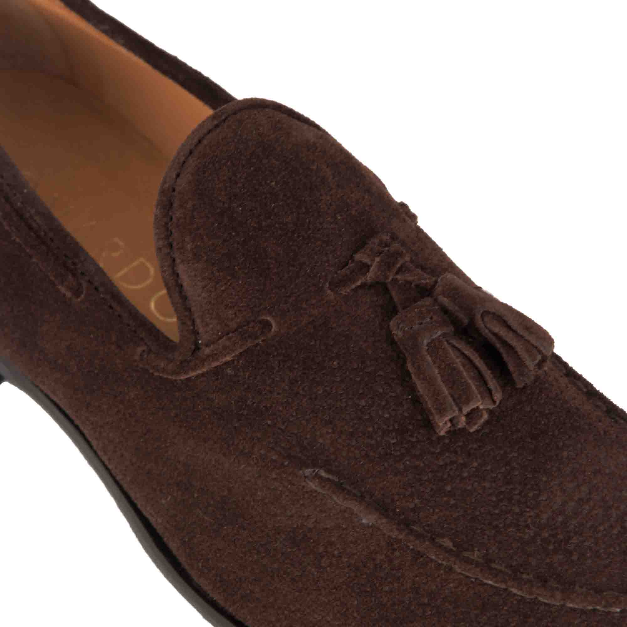 Mocassin en daim fait main avec pompons marron
