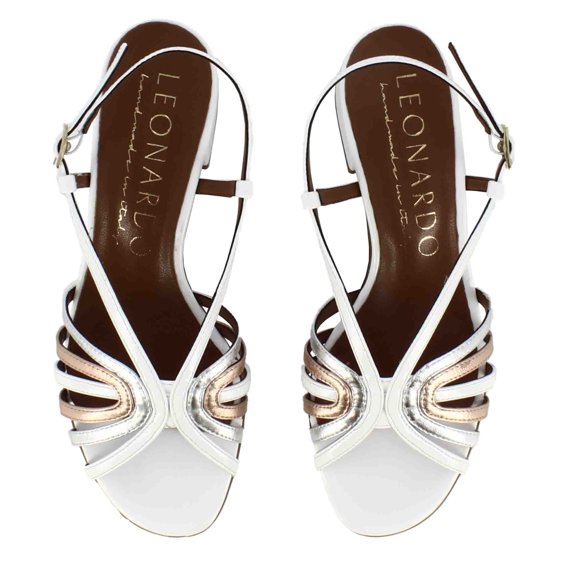 Sandale pour femme avec bandes en cuir laminé couleur cuivre et or