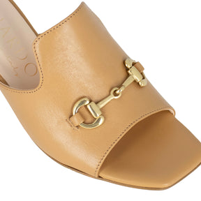 Sandale slide pour femme en cuir marron avec pince