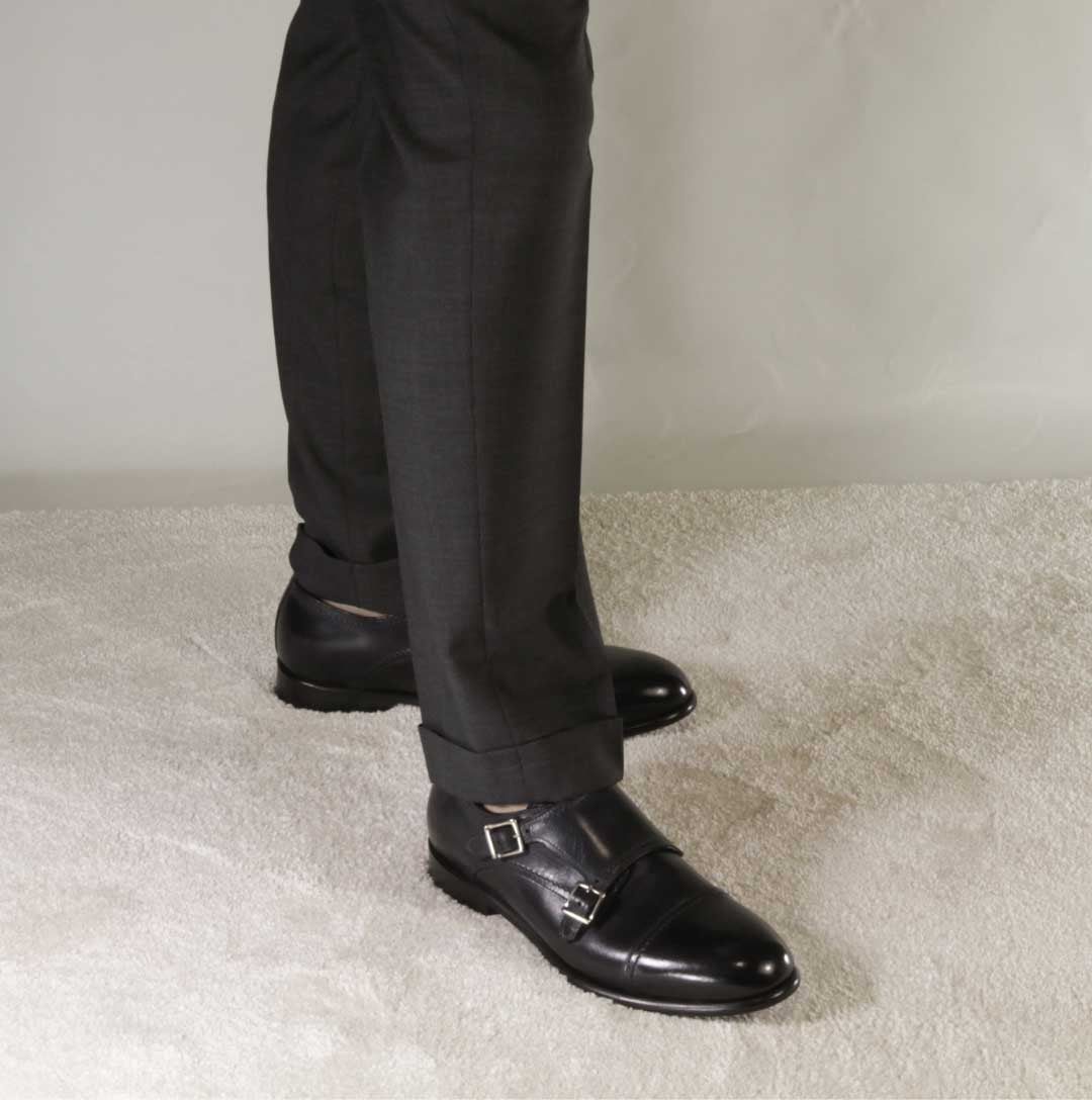 Herrenschuh mit doppelter Schnalle aus dunkelblauem Glattleder