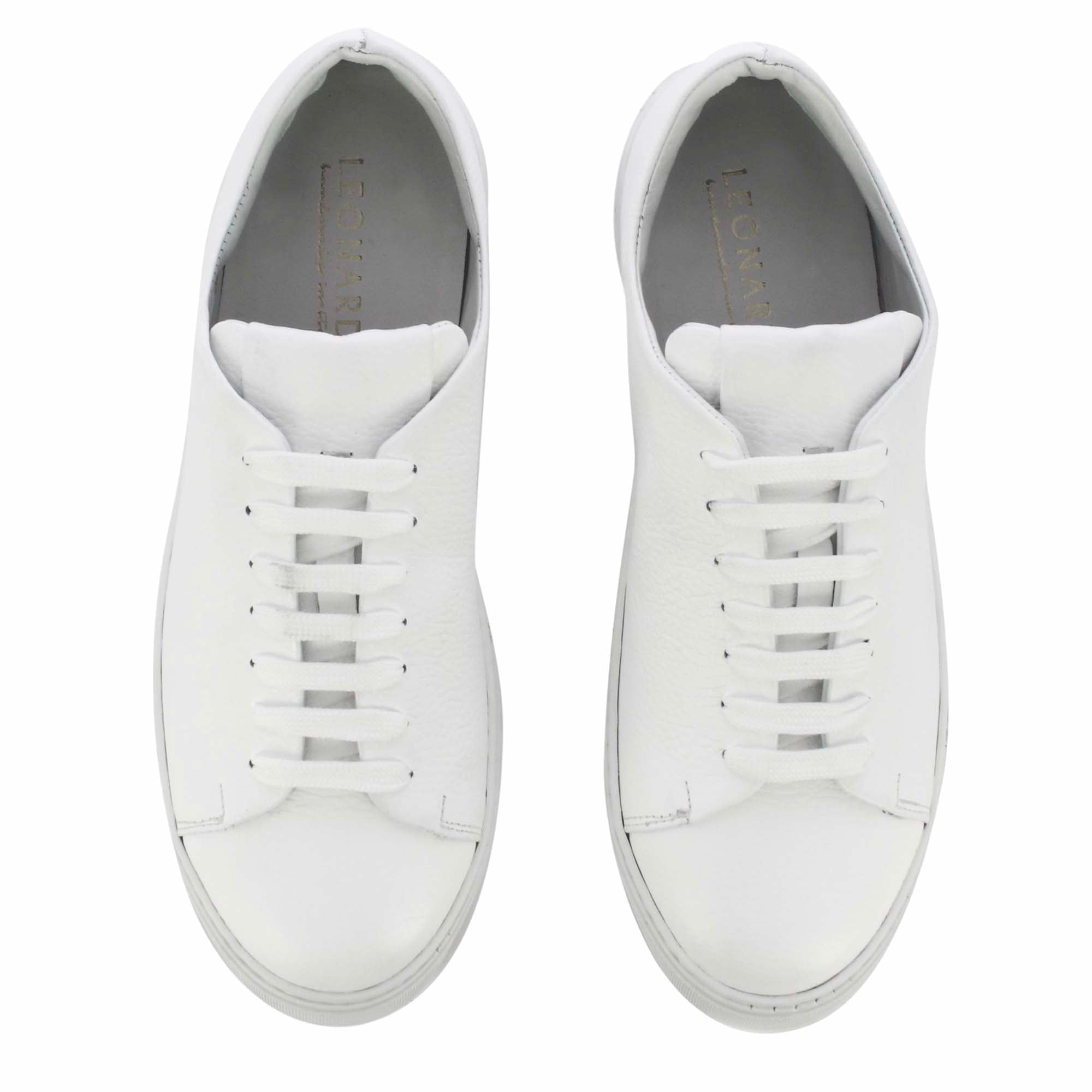Sneaker classique pour hommes en cuir blanc