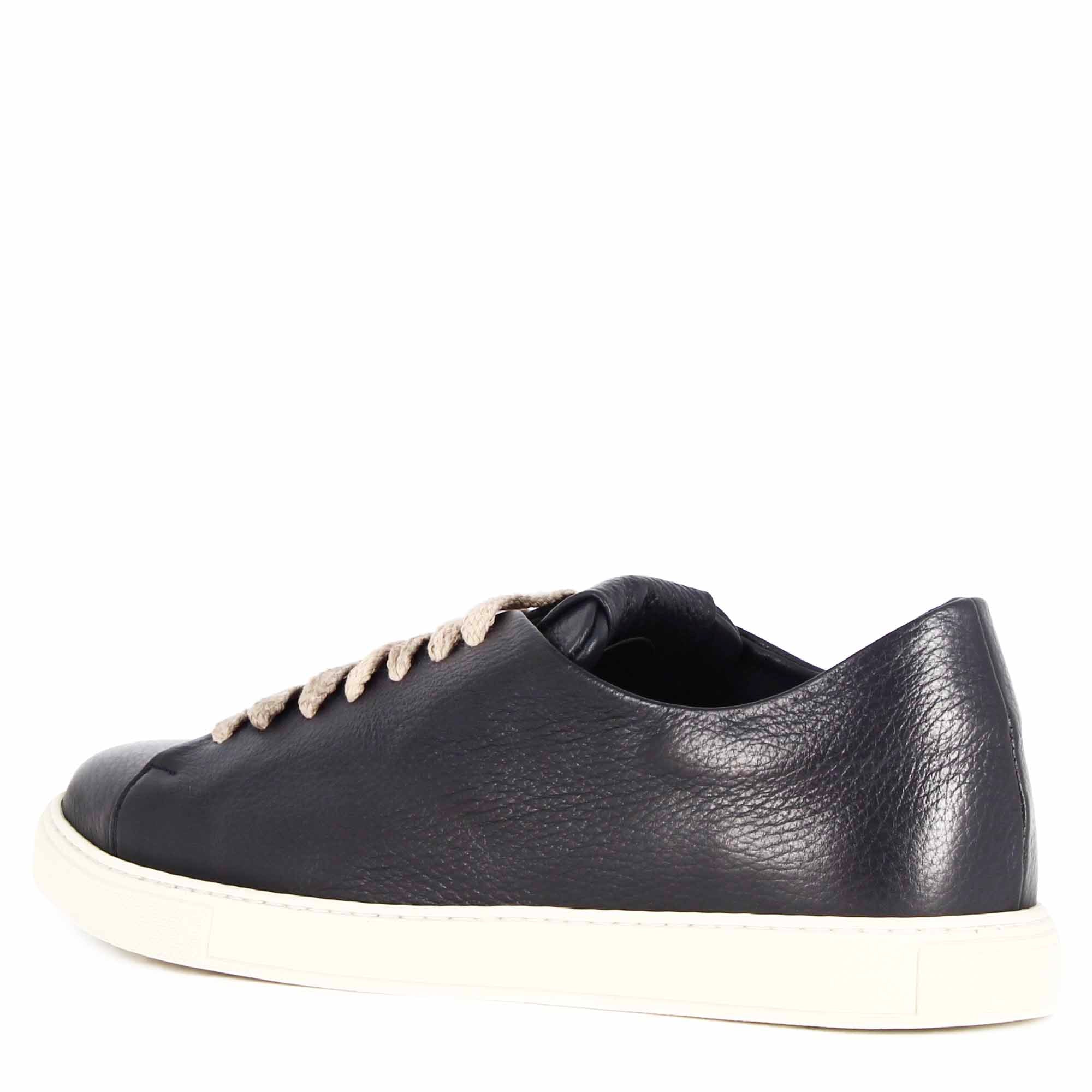 Sneaker classique pour hommes en cuir bleu