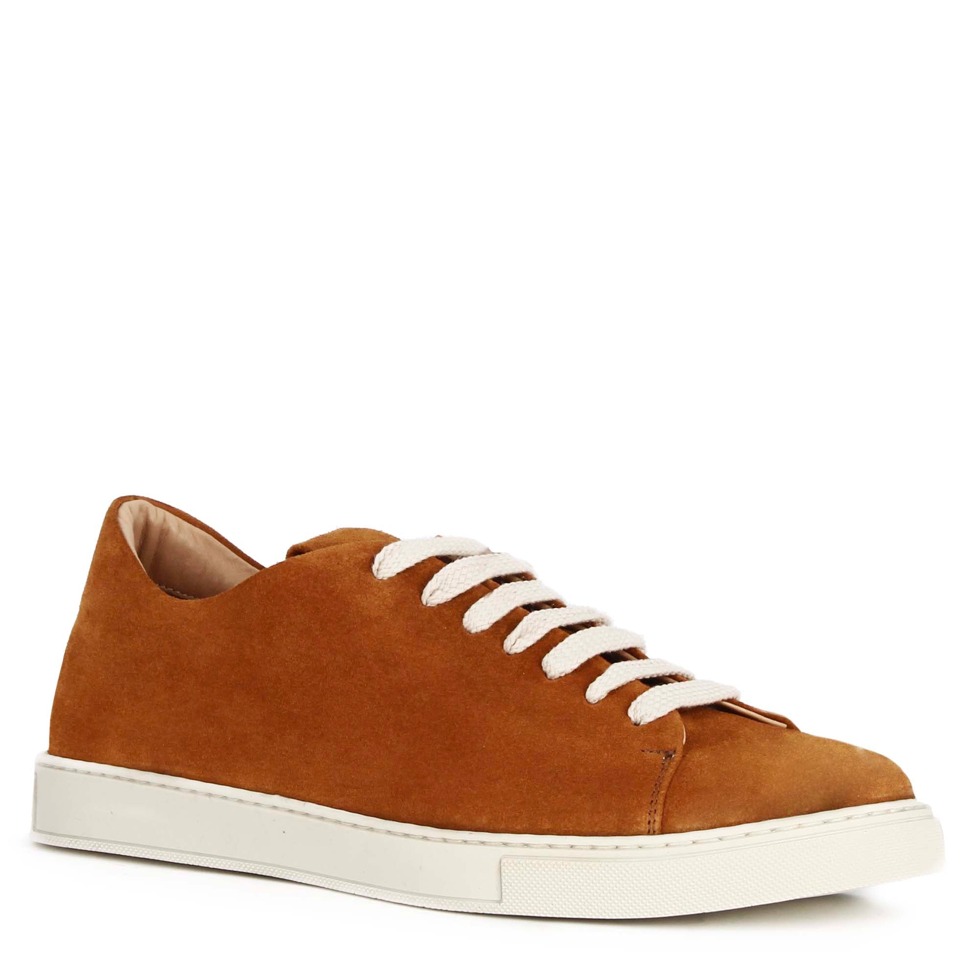 Sneaker classique pour hommes en daim marron clair
