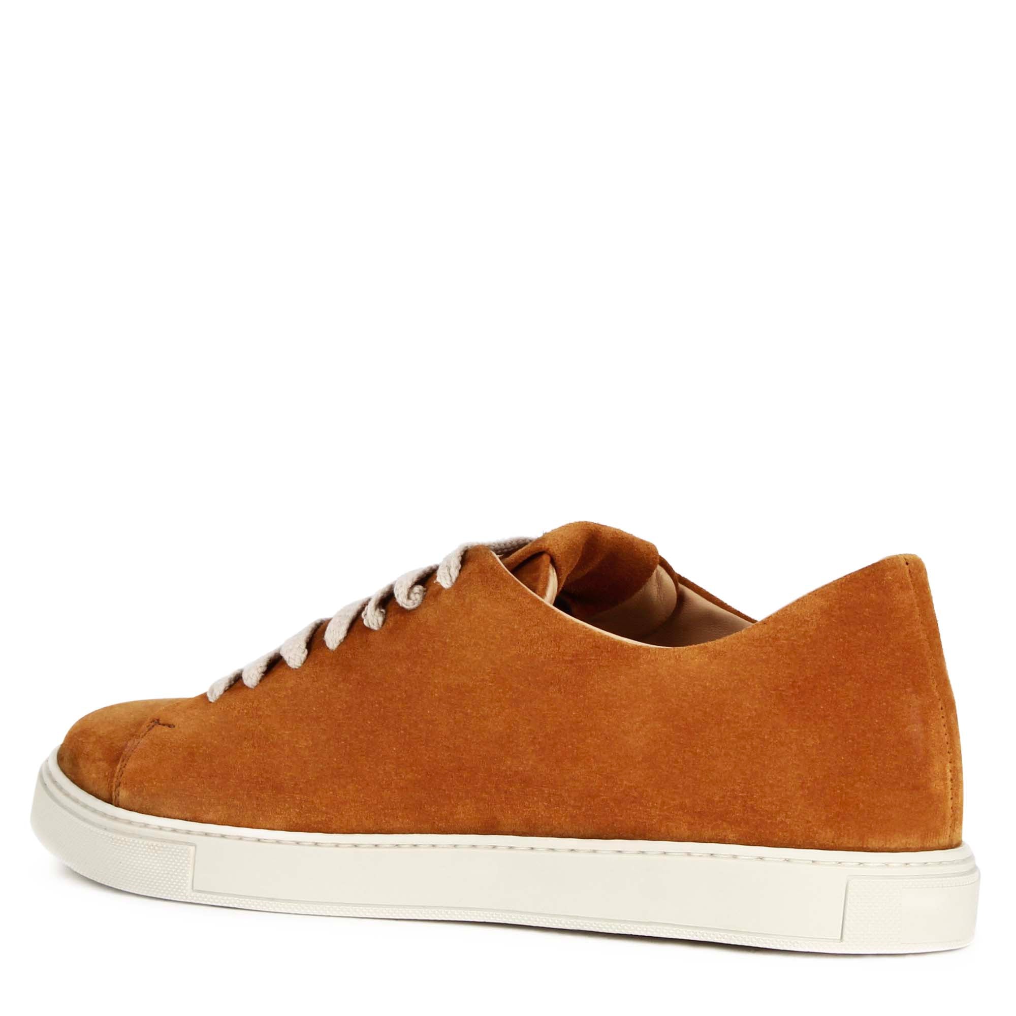 Classic men's sneaker in light brown suede