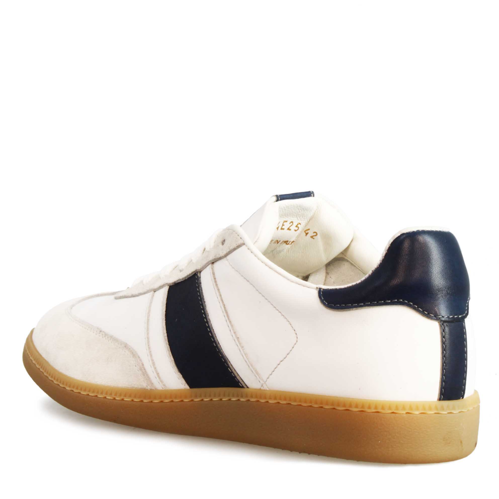 Baskets homme faites main en cuir blanc et bleu