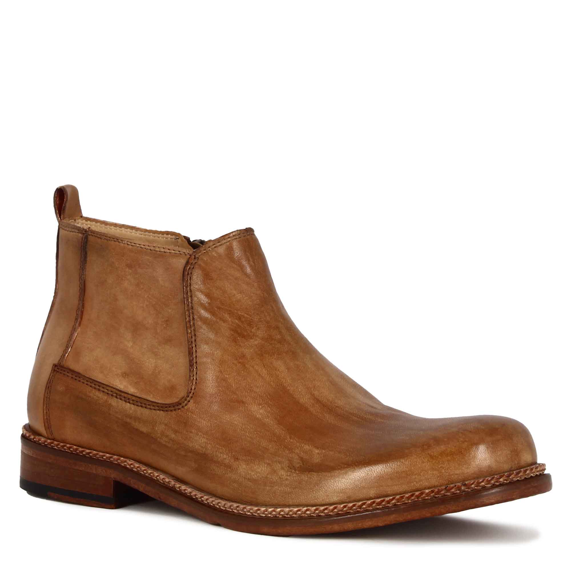 Herrenstiefel aus klassischem hellbraunem handgefertigtem leder