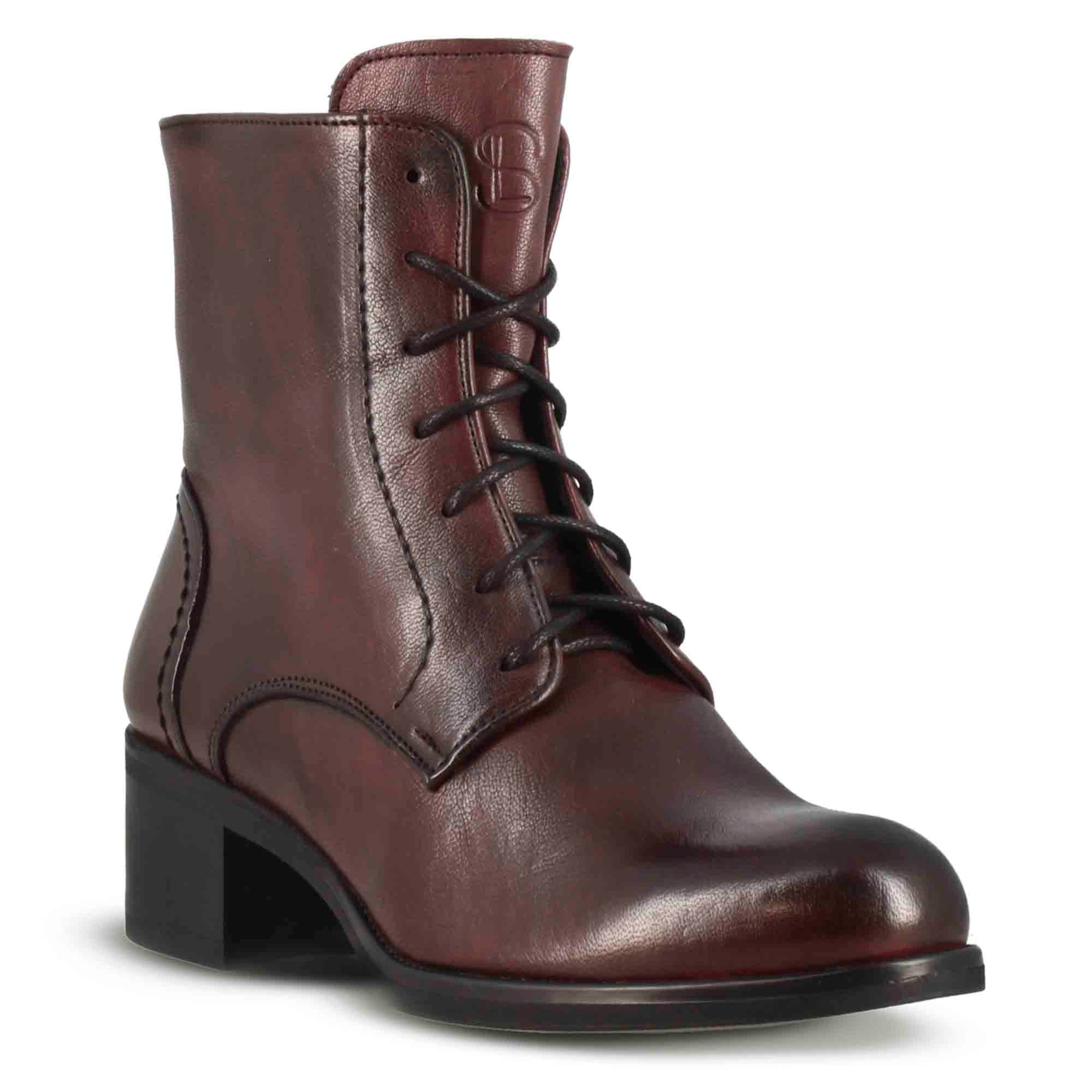 Stivaletto anfibio altezza sopra la caviglia da donna in vera pelle colore bordeaux