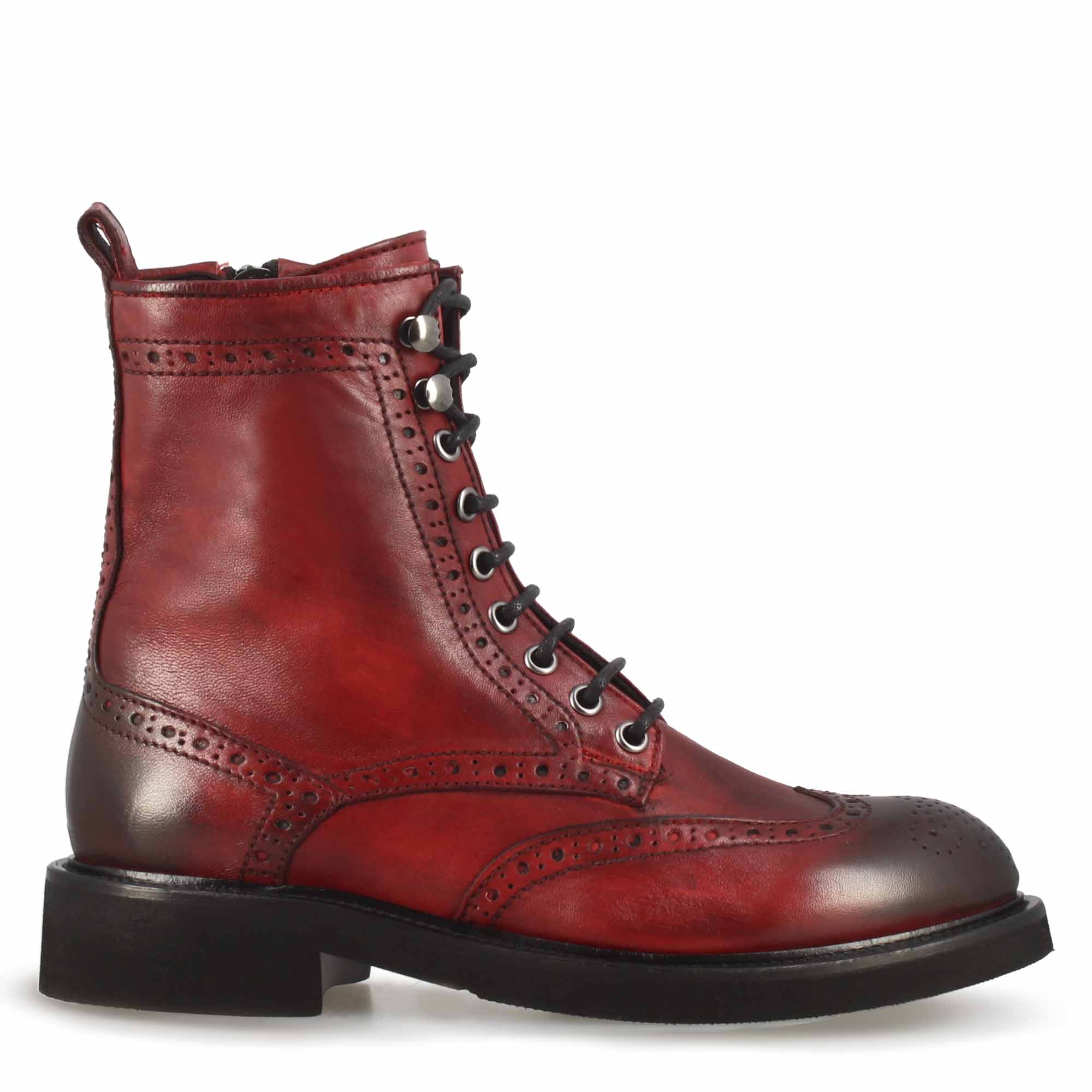 Stivaletto anfibio da donna in pelle rossa con dettagli brogue