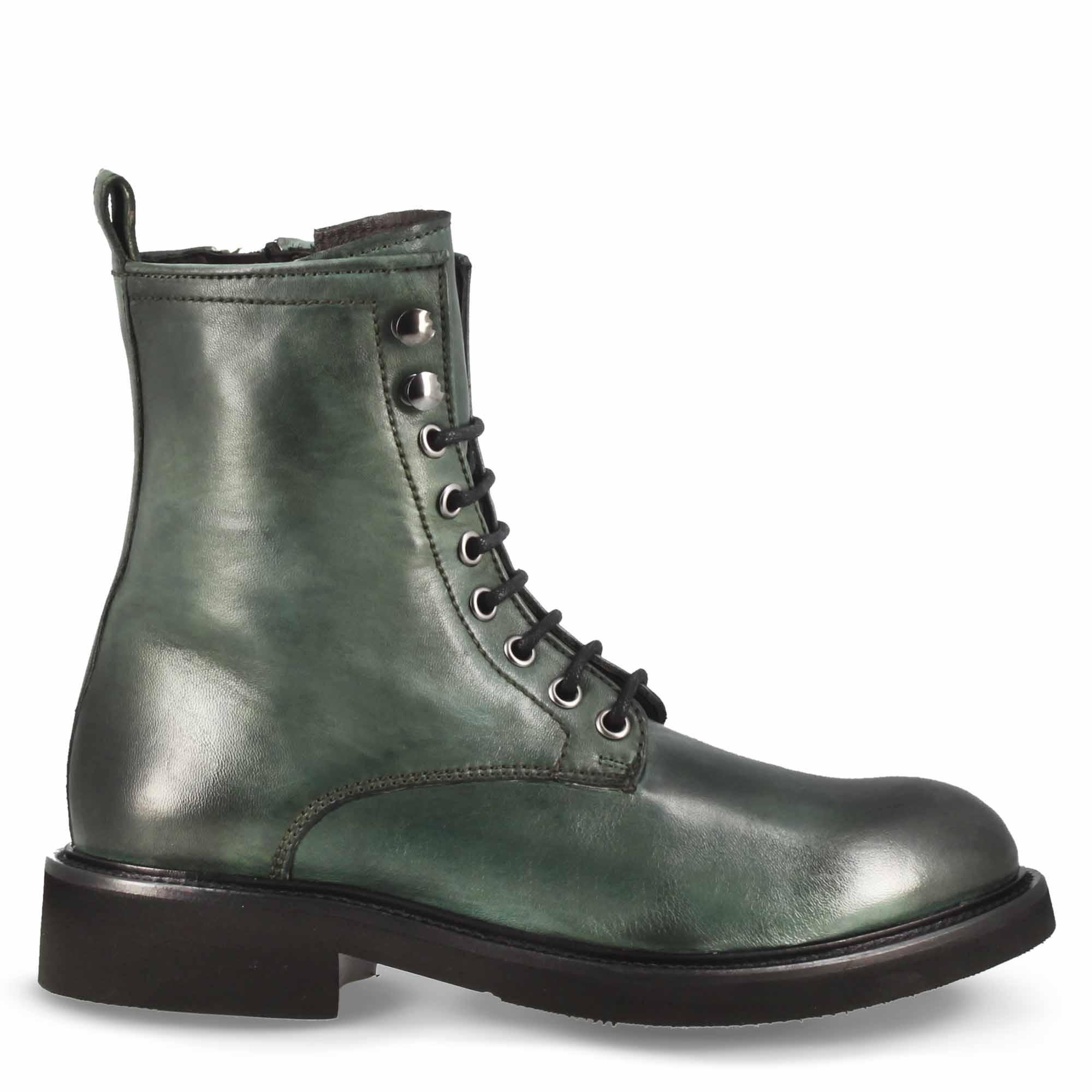 Stivaletto anfibio da donna in vera pelle colore verde fatto a mano