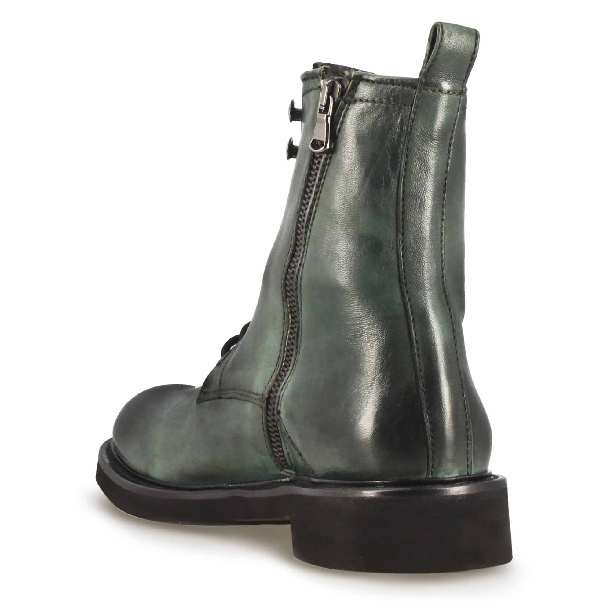 Stivaletto anfibio da donna in vera pelle colore verde fatto a mano