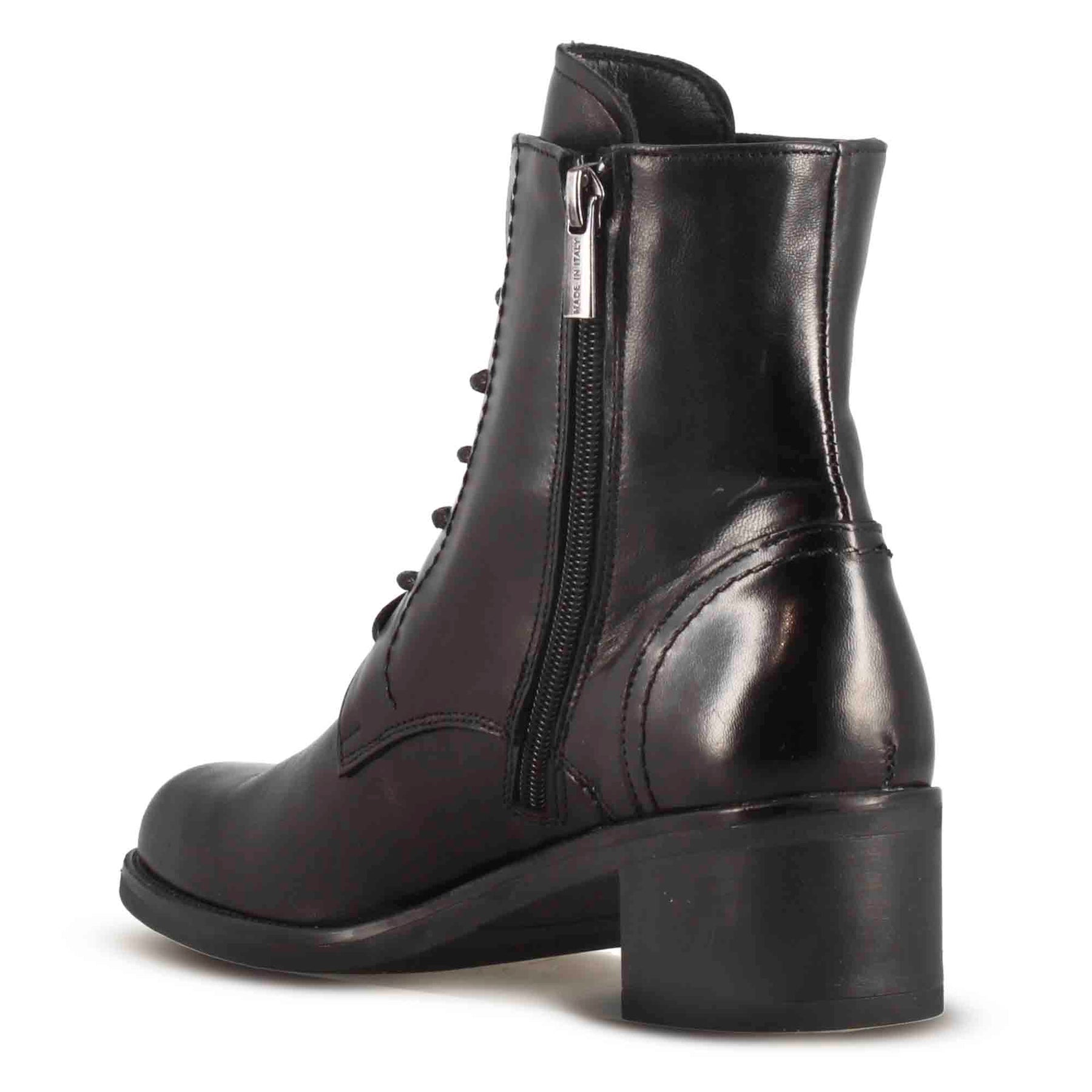 Stivaletto anfibio altezza sopra la caviglia da donna in vera pelle colore nero