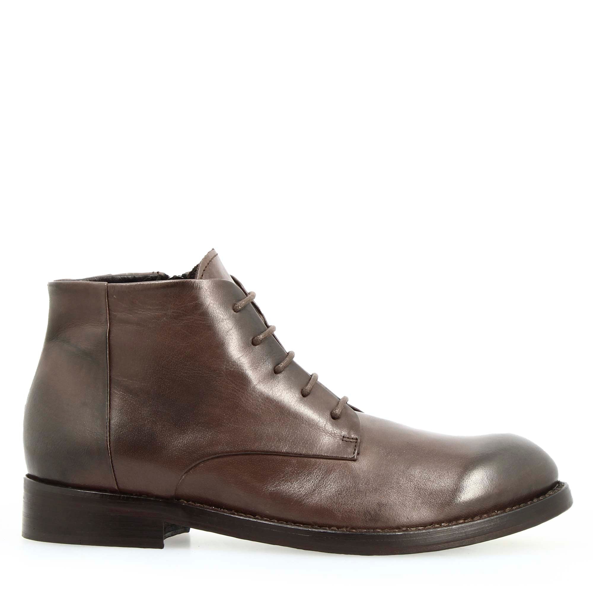 Medium diver men's amphibious boot in dark brown washed leather
