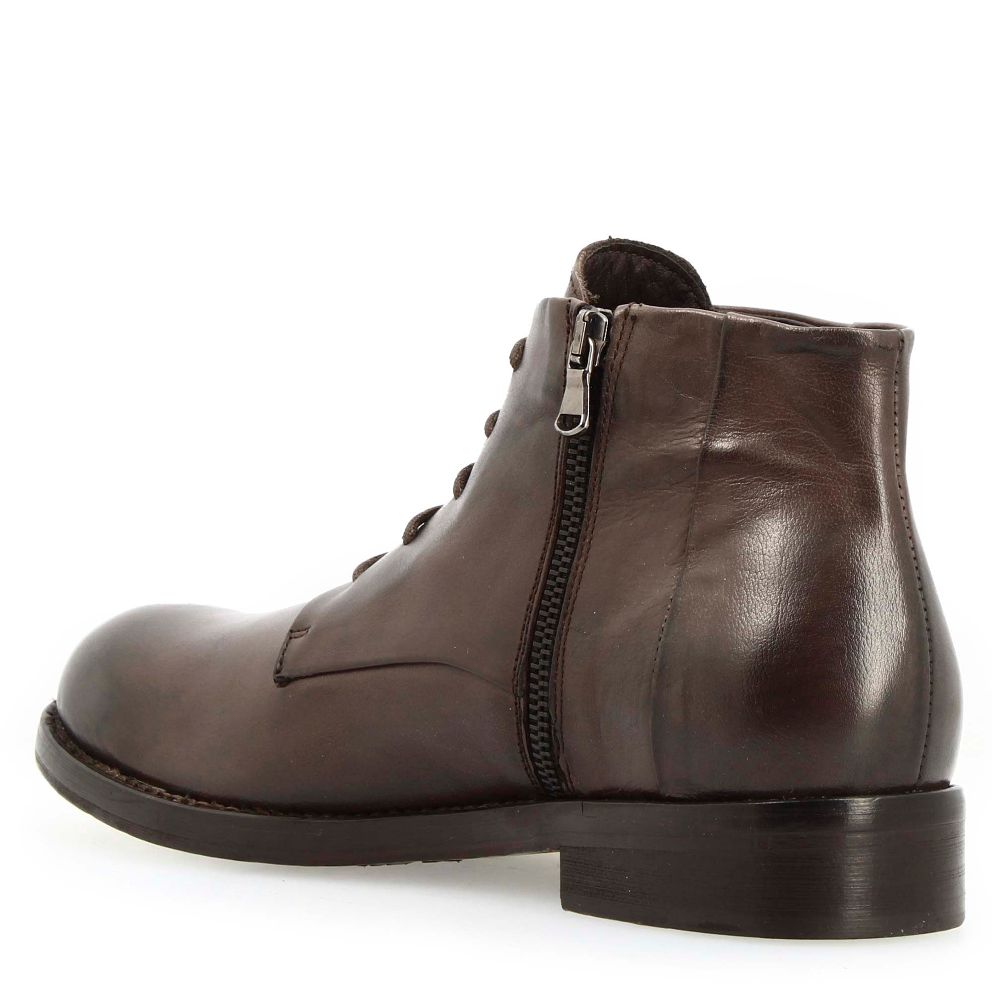 Medium diver men's amphibious boot in dark brown washed leather