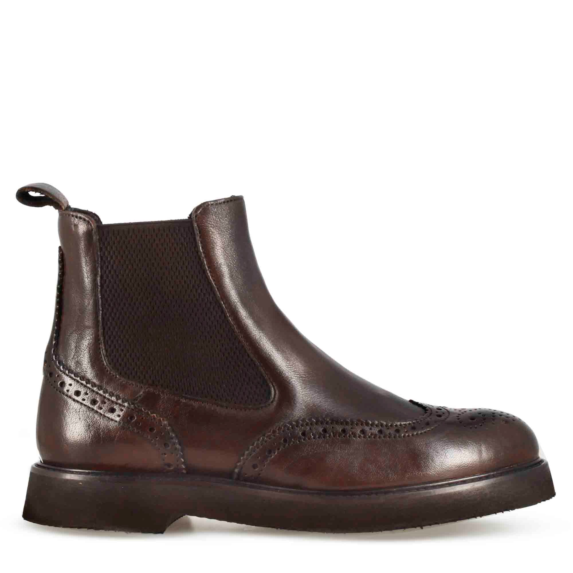 Stivaletto Chelsea brogue da donna in vera pelle colore marrone scuro