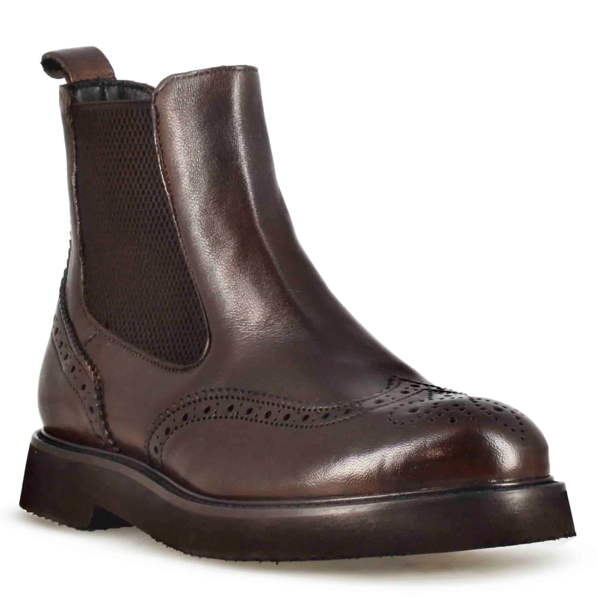 Stivaletto Chelsea brogue da donna in vera pelle colore marrone scuro