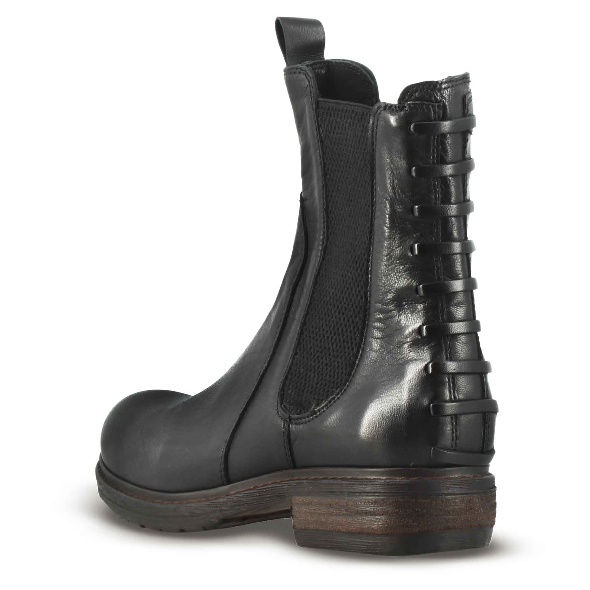 Women's ankle boot in genuine leather in black with a vintage effect
