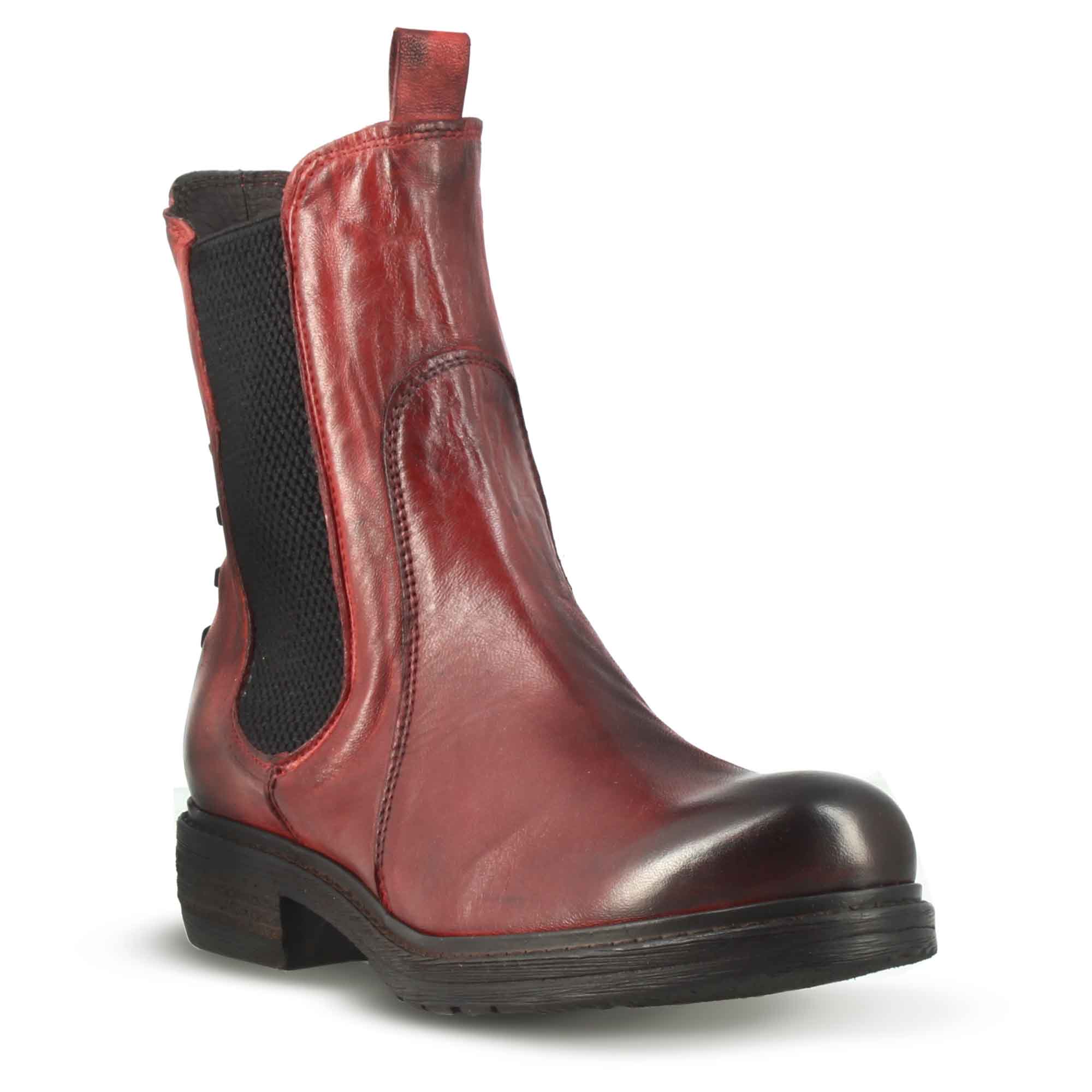 Stivaletto da donna in vera pelle colore rosso effetto vintage