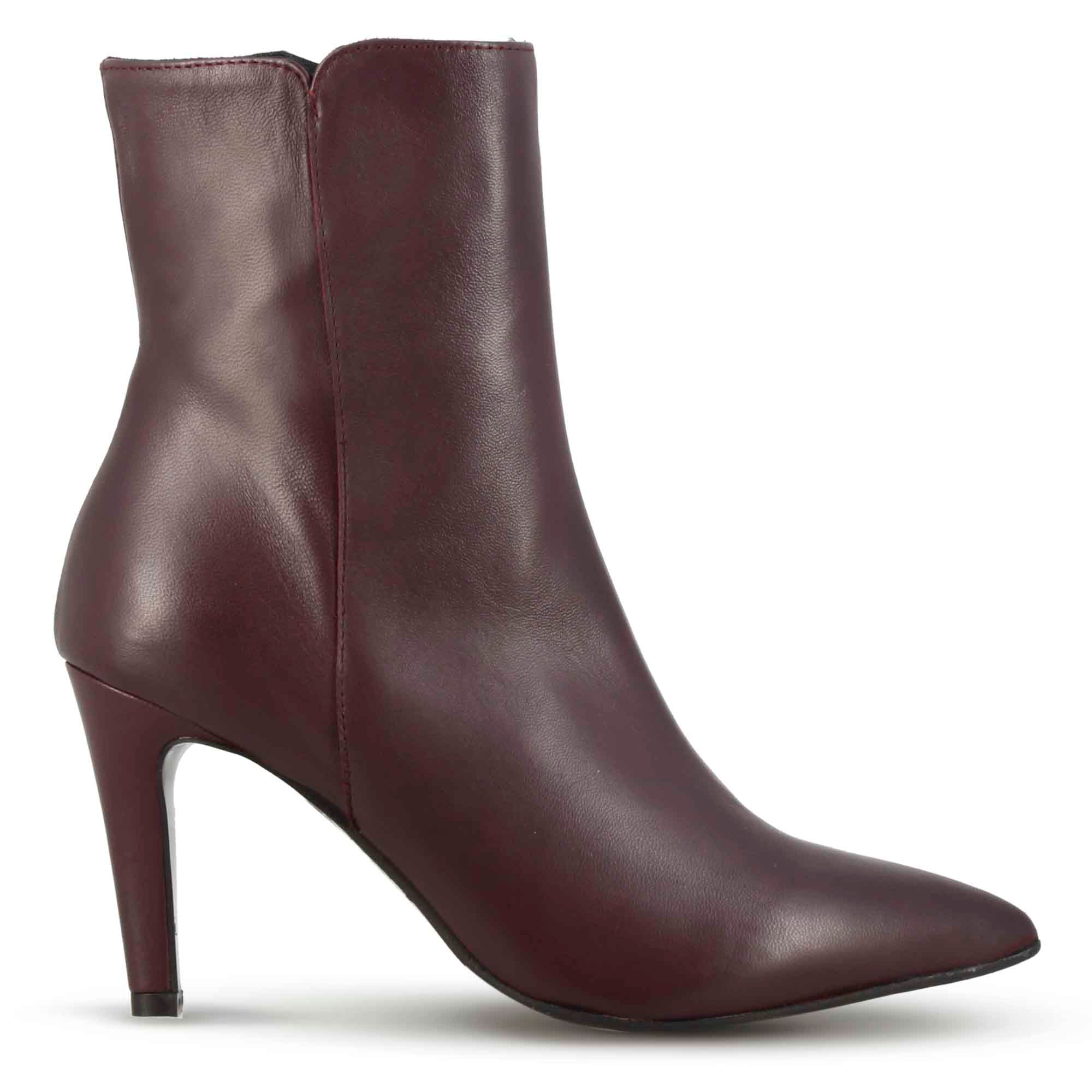 Elegante spitze Damenstiefelette aus burgunderrotem Leder