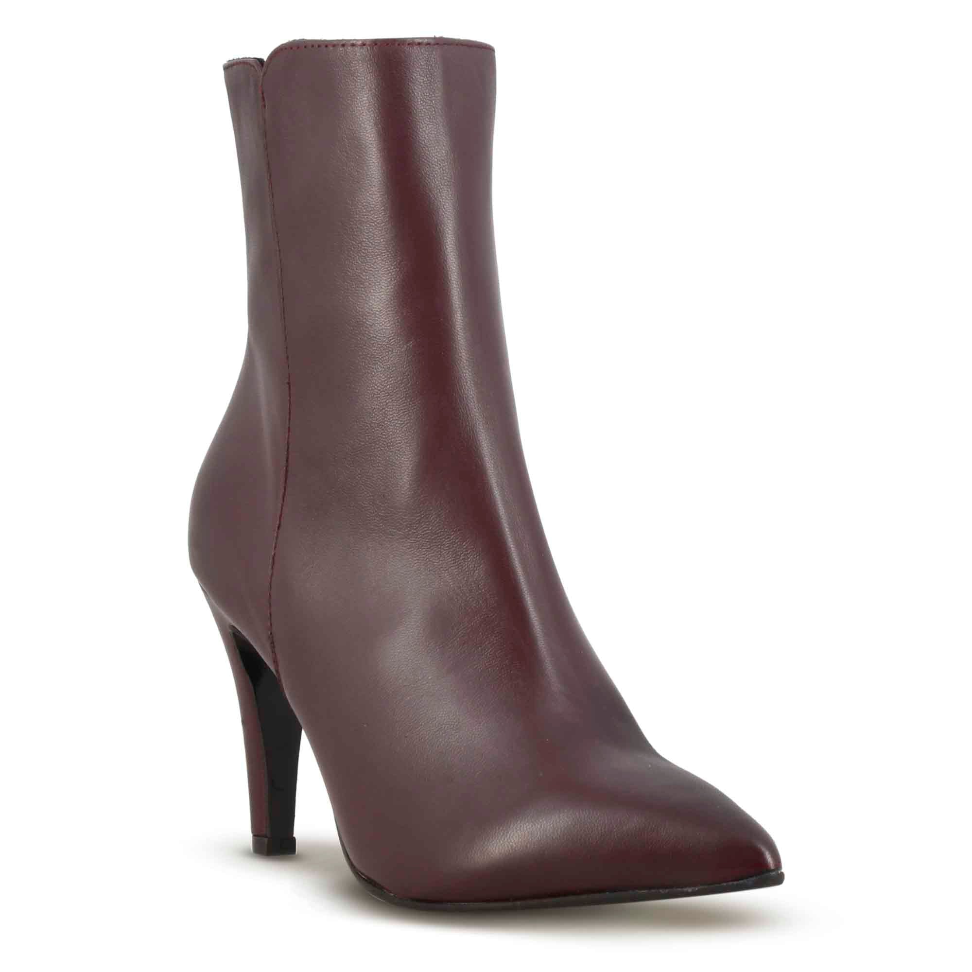 Elegante spitze Damenstiefelette aus burgunderrotem Leder