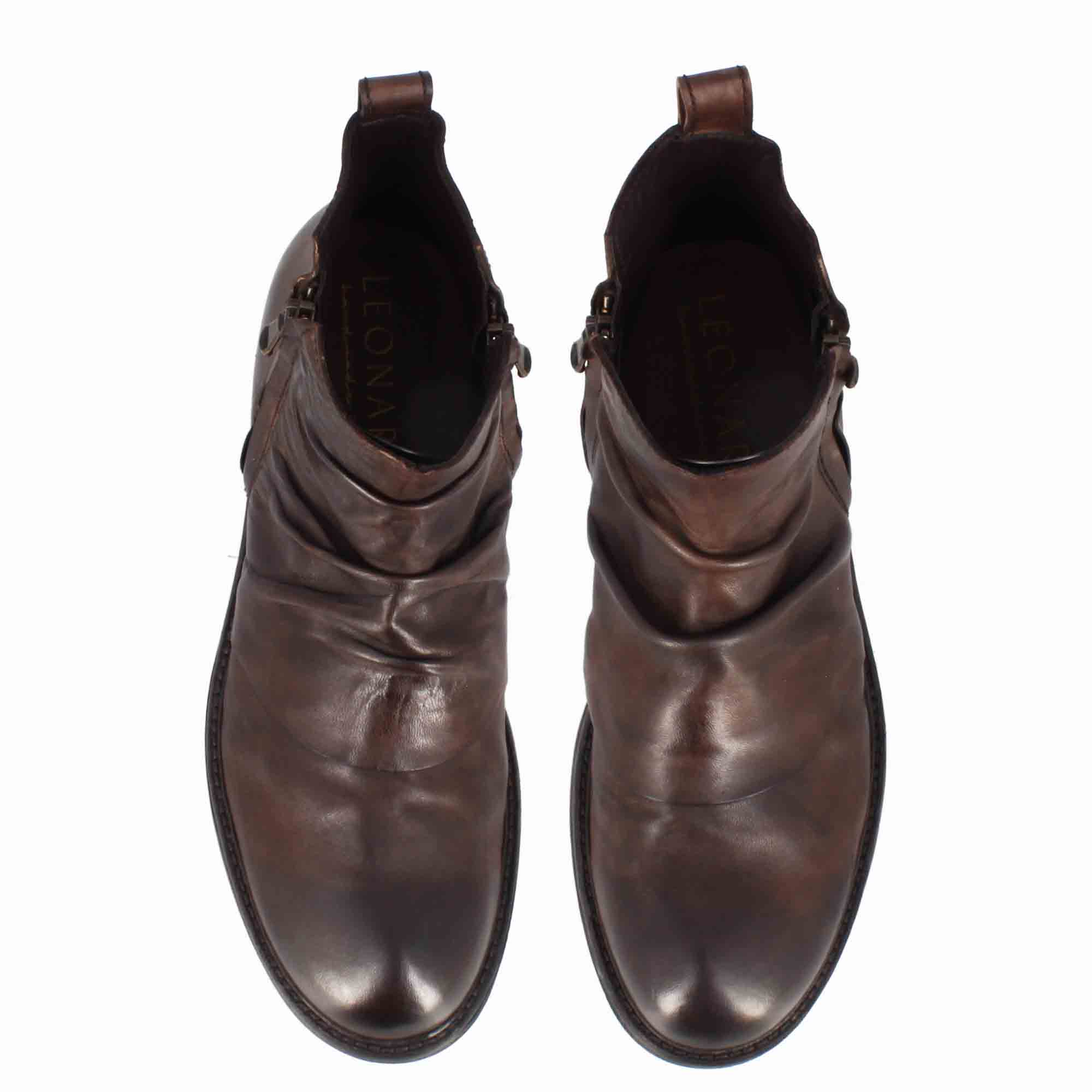 Stivaletto da uomo con arricciatura in pelle colore marrone scuro