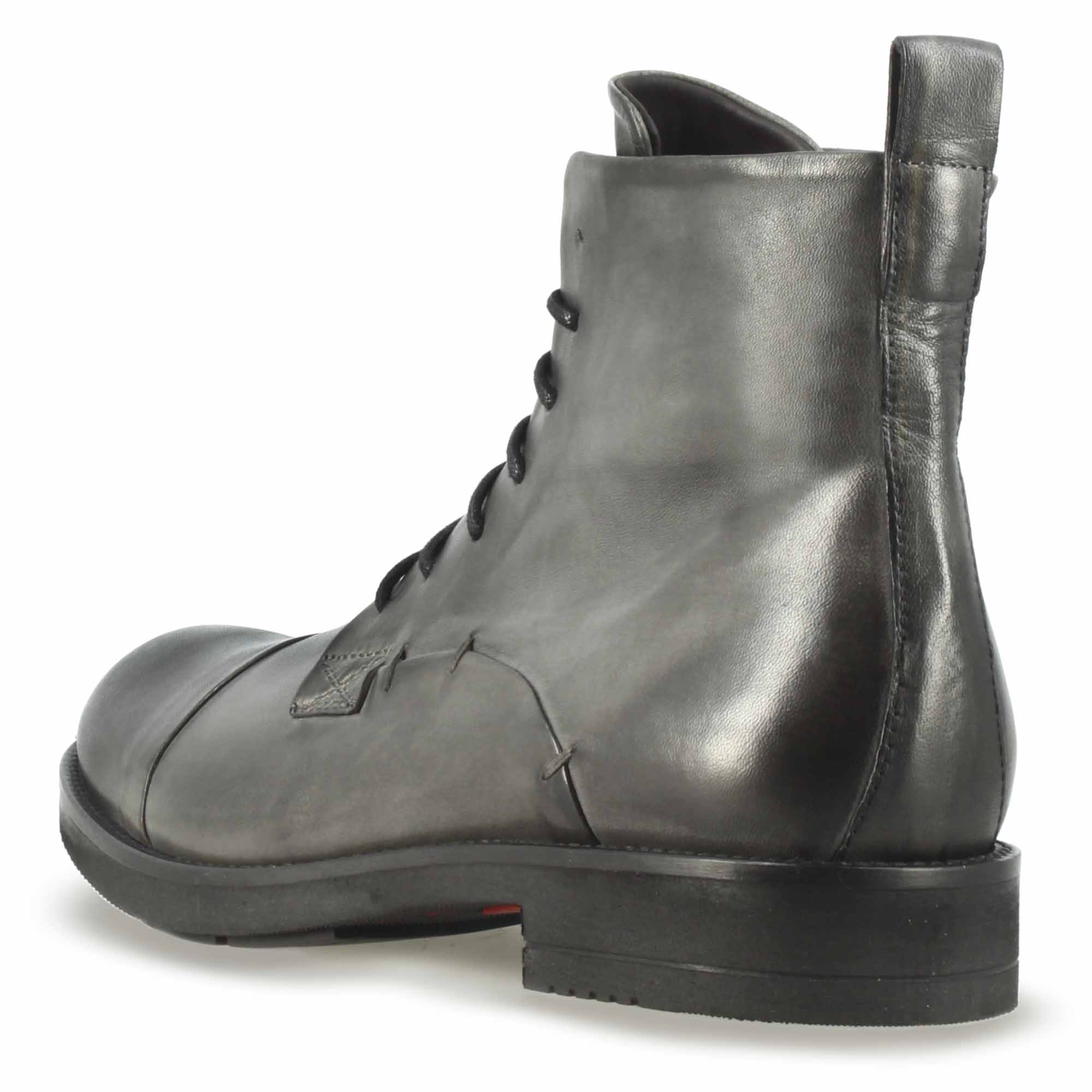 Men's vintage leather ankle boot in grey with laces