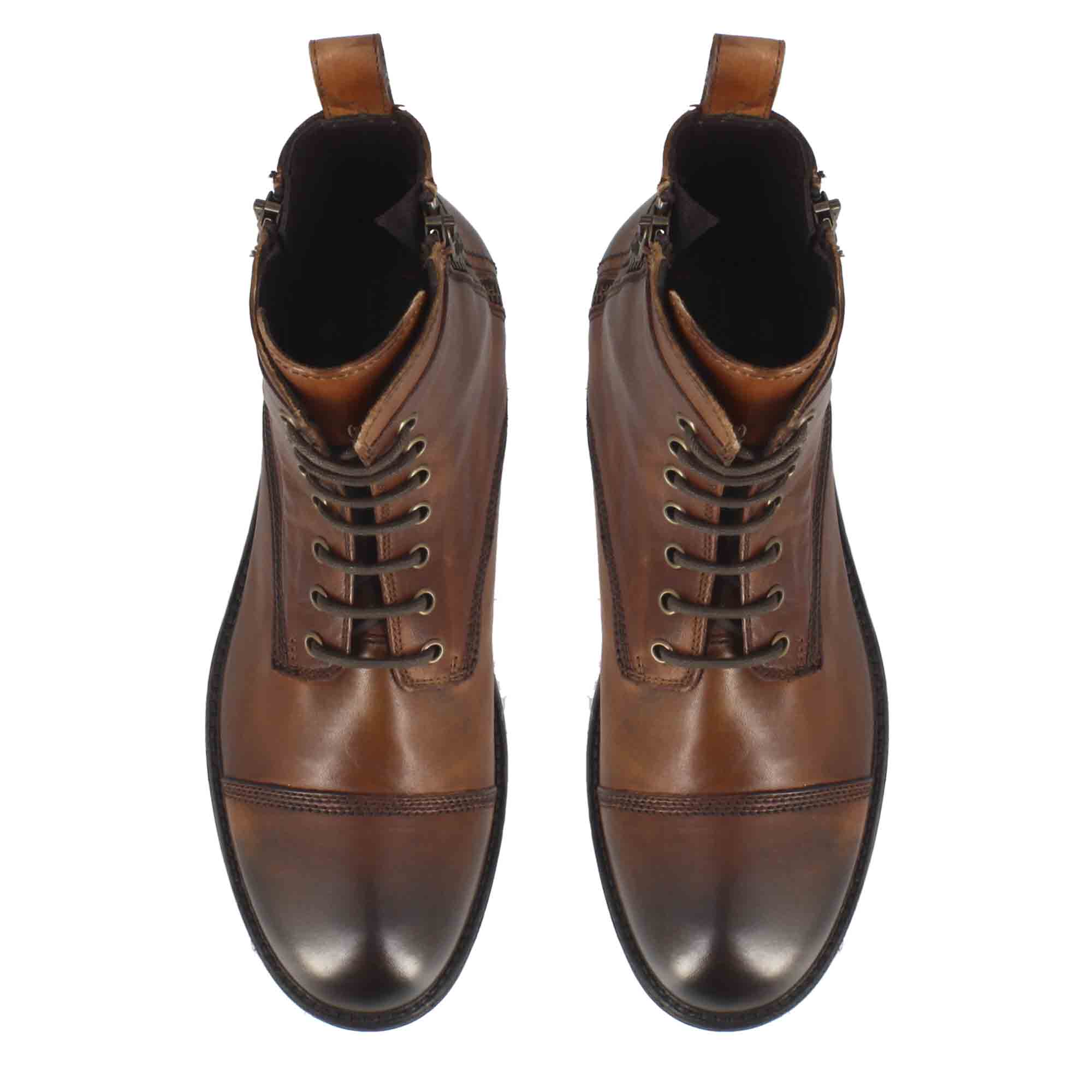 Brown leather amphibian with laces and zip
