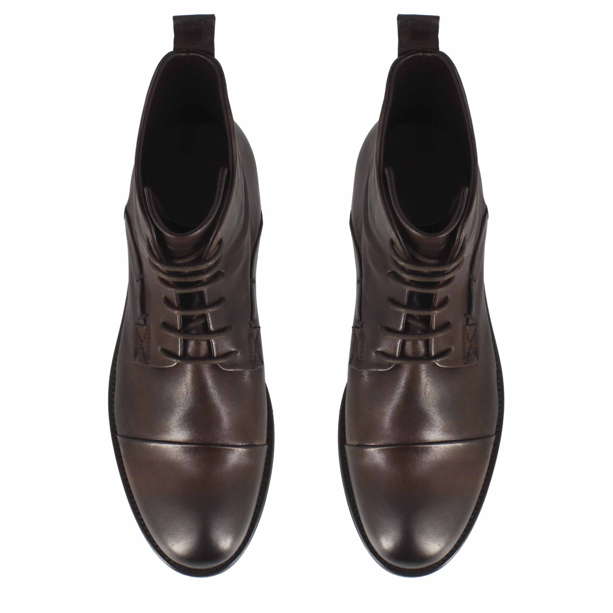 Dark brown men's vintage leather ankle boot with laces