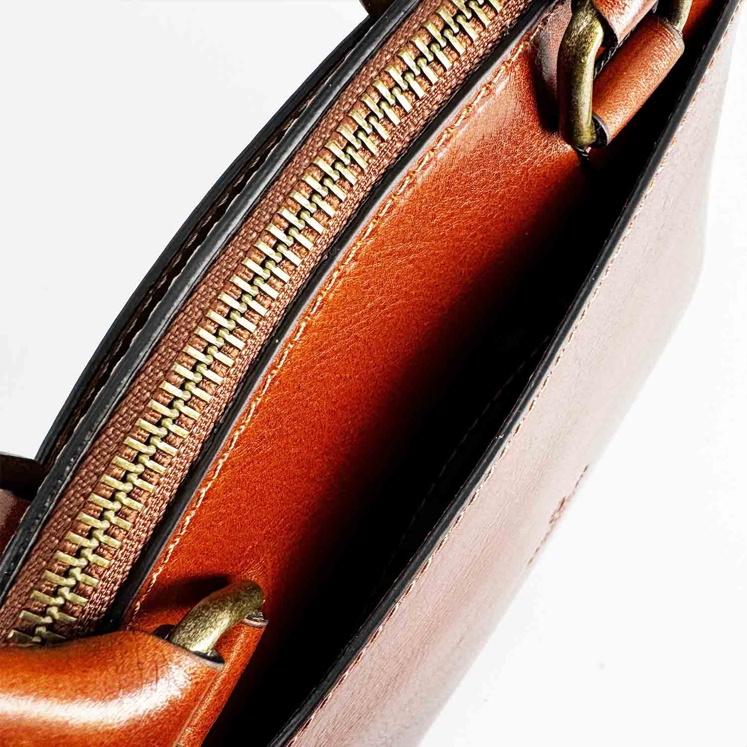 Zaira hand bag in semi glossy brown leather for woman
