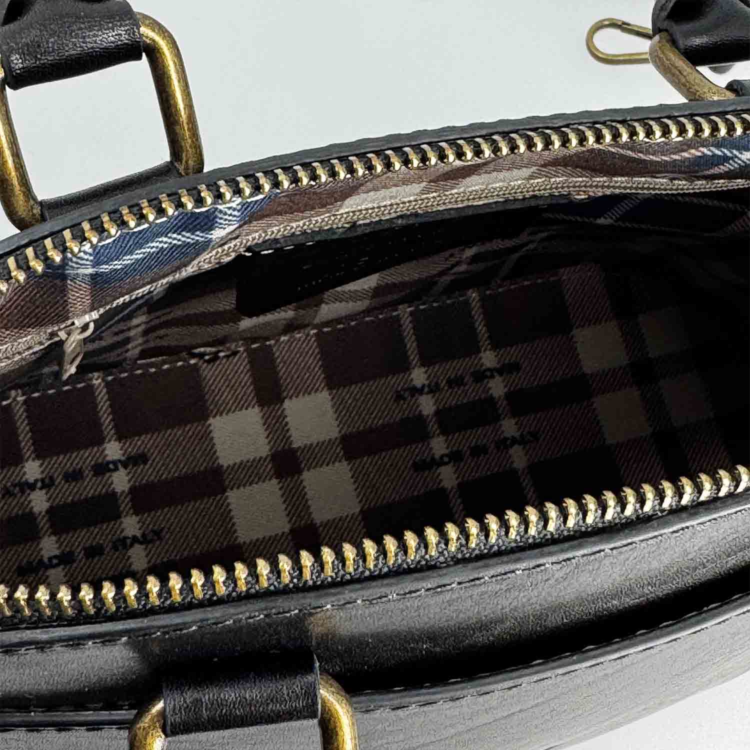 Zaira handbag in semi glossy black leather for woman
